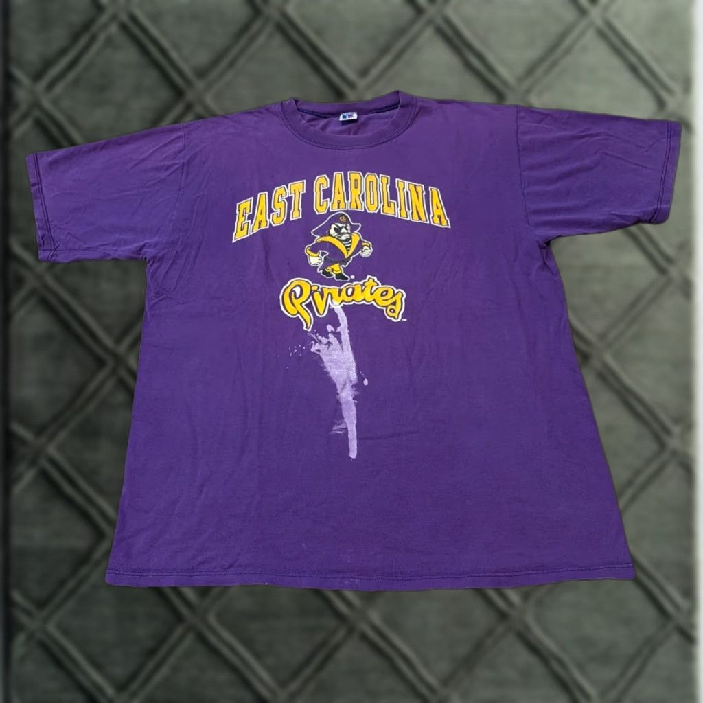 Russell Athletic VINTAGE East Carolina Pirates ECU Russell Athletic Purple T-Shirt XL Men Size US XL / EU 56 / 4 - 1 Thumbnail