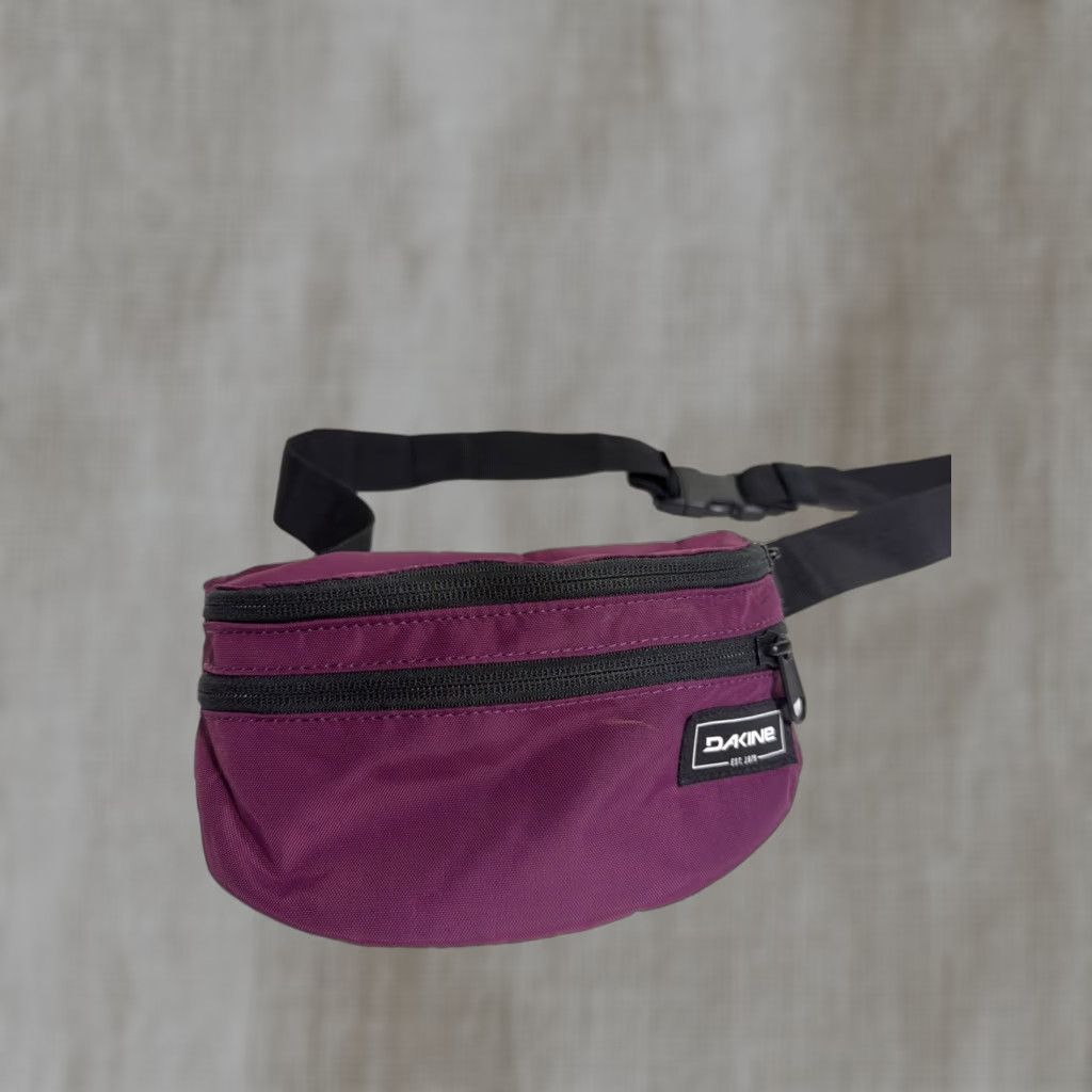 Dakine Dakine Maroon Fannypack Waist Bag Cordura Fabric 8x5.5 Women Belt Bag & Fanny Pack Maroon Cordura 8x5.5 Womens Size ONE SIZE - 1 Thumbnail
