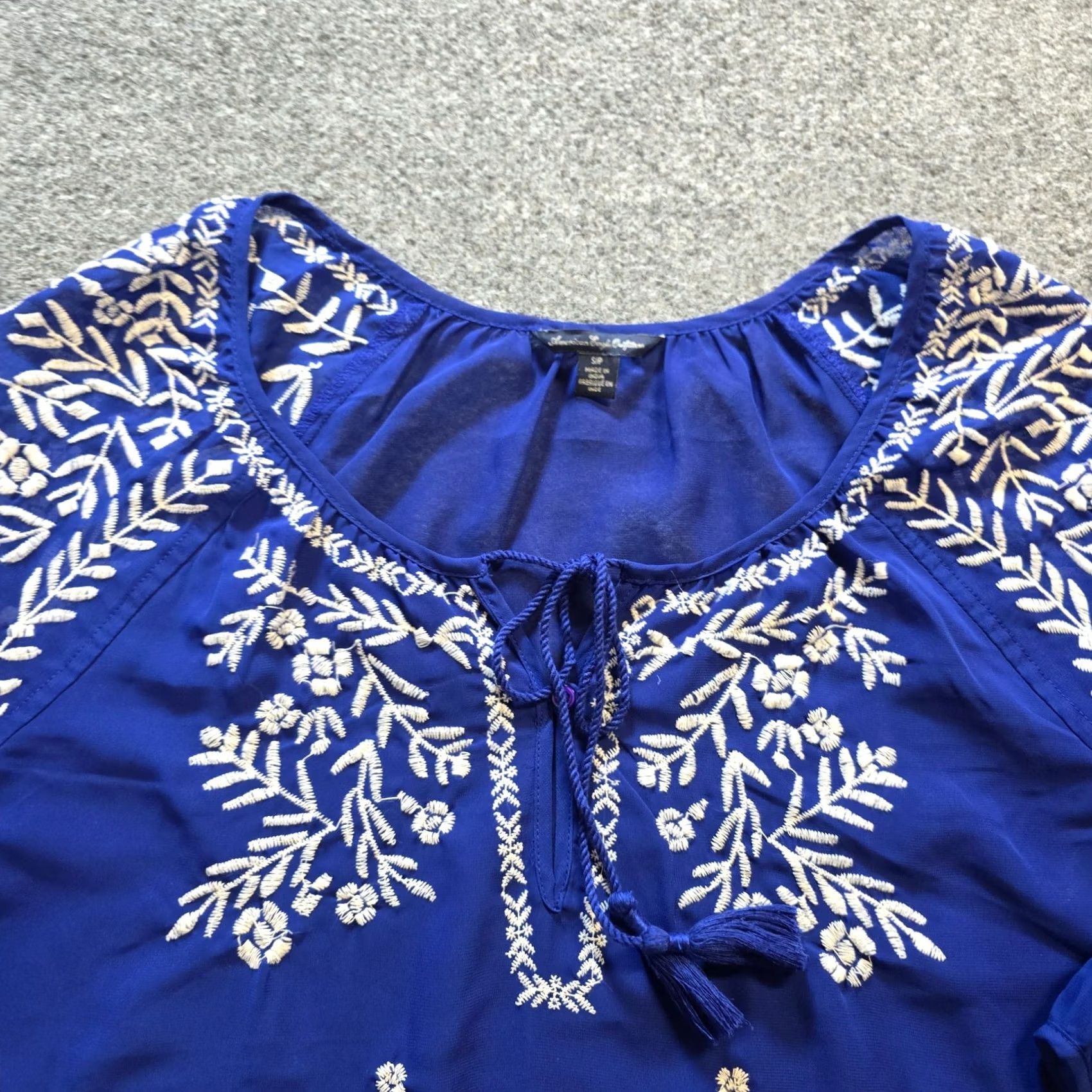 American Eagle Outfitters American Eagle Outfitters Blouse Womens Small Blue Sheer Embroidered Peasant Casual 3/4 Sleeve V-Neck Chiffon Polyester Polyester Size S / US 4 / IT 40 - 2 Thumbnail