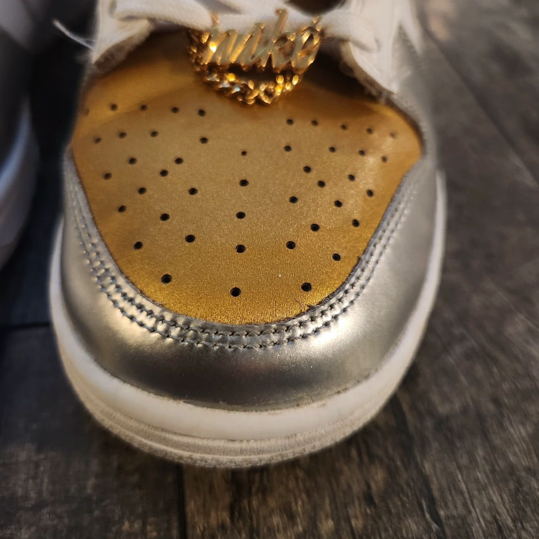 Nike VINTAGE Nike Dunk Low Heirloom Womens 7 White Gold Silver Chain Deubrae DH4403-700 Size ONE SIZE - 3 Thumbnail