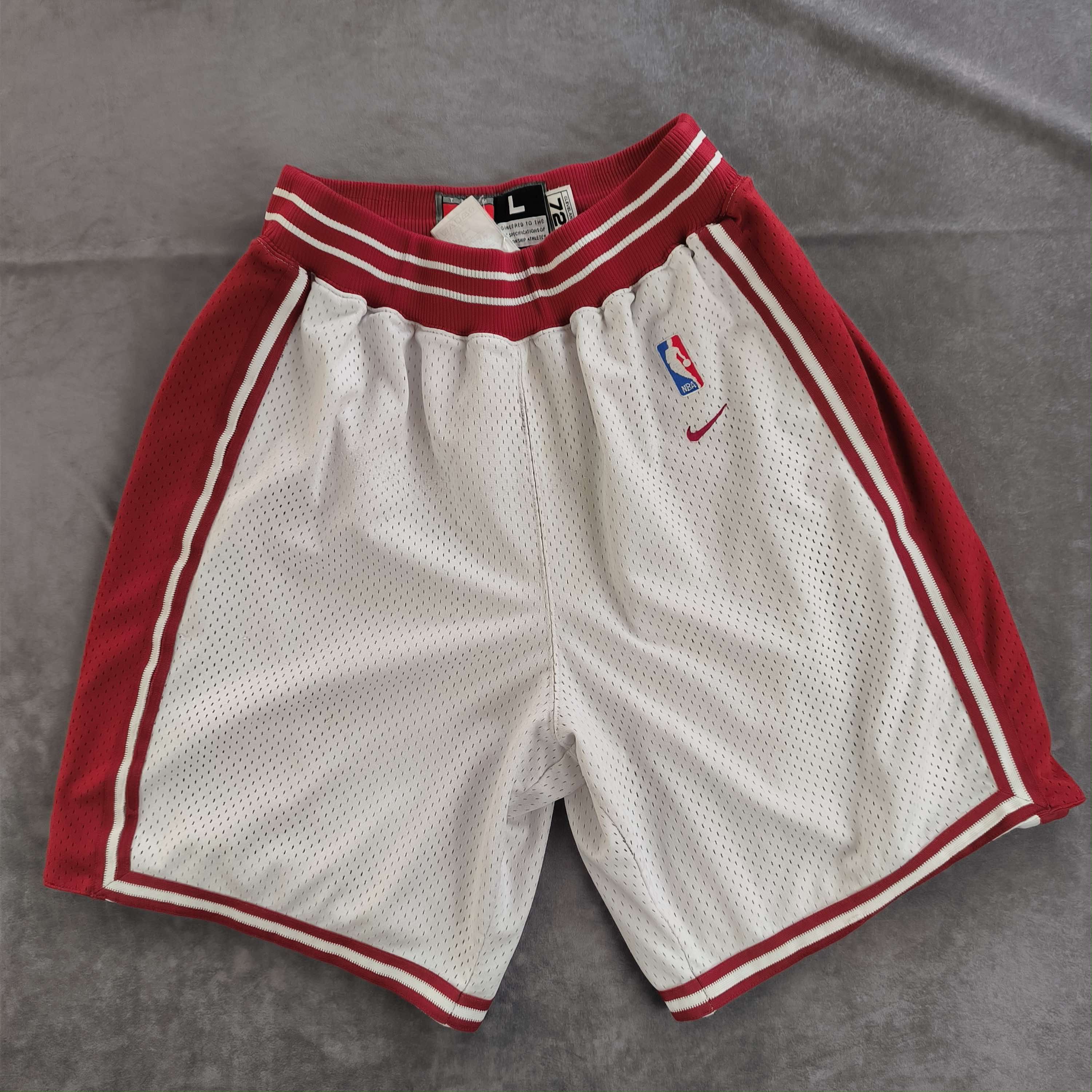Nike Cleveland Cavaliers Nike Throwback NBA shorts size L Size US 36 / EU 52 - 1 Thumbnail