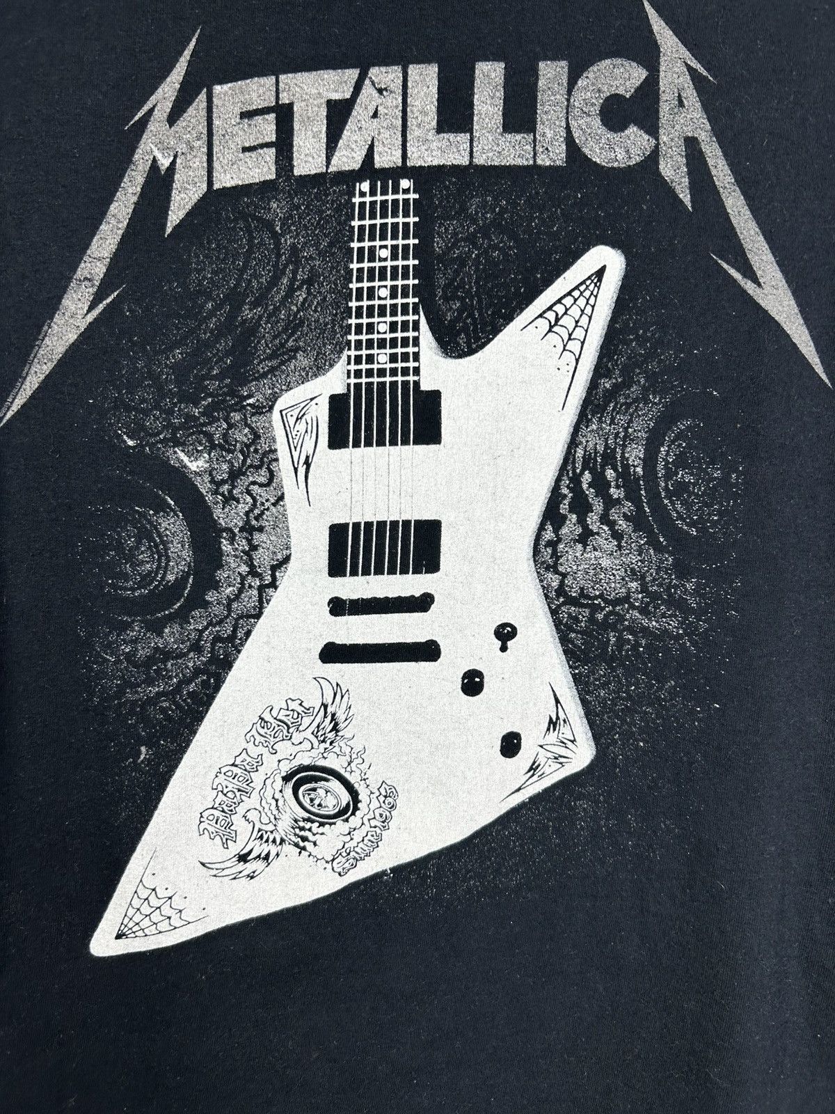 Band Tees Vintage Metallica 2013 Guitar T-Shirt Size M Size US M / EU 48-50 / 2 - 4 Thumbnail