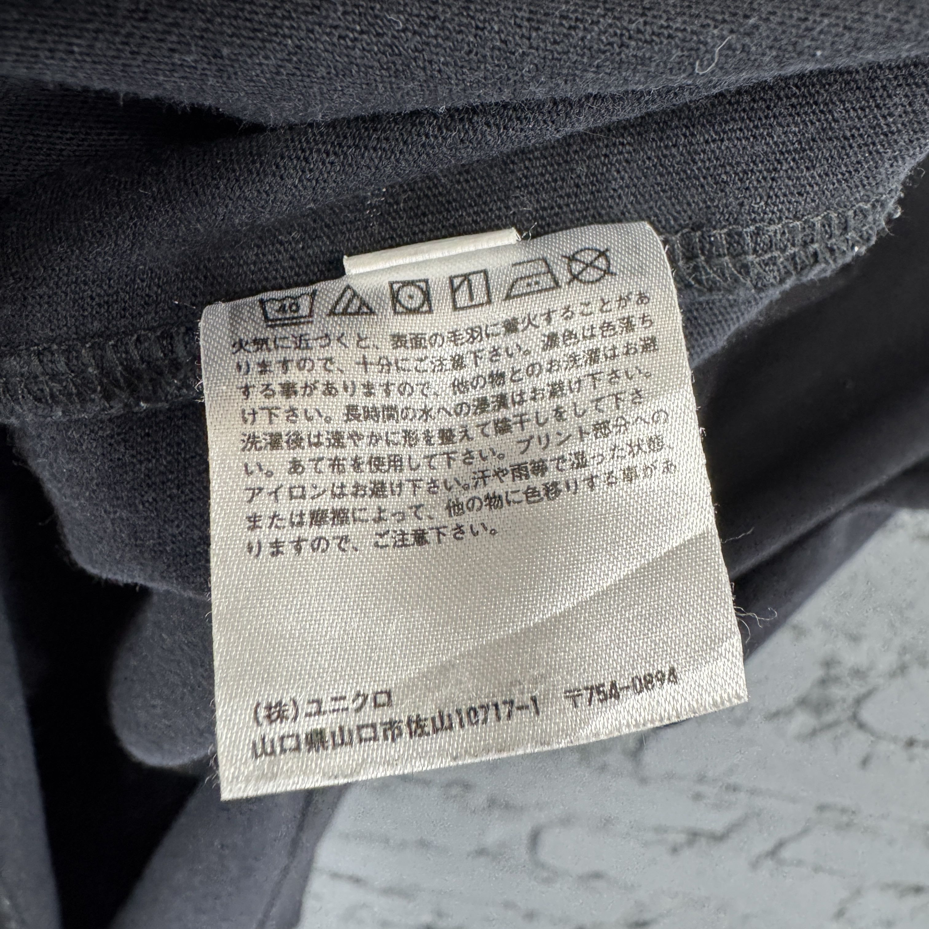 Uniqlo Uniqlo X Mickey Mouse Disney Tshirt Sunfaded Size US L / EU 52-54 / 3 - 8 Thumbnail