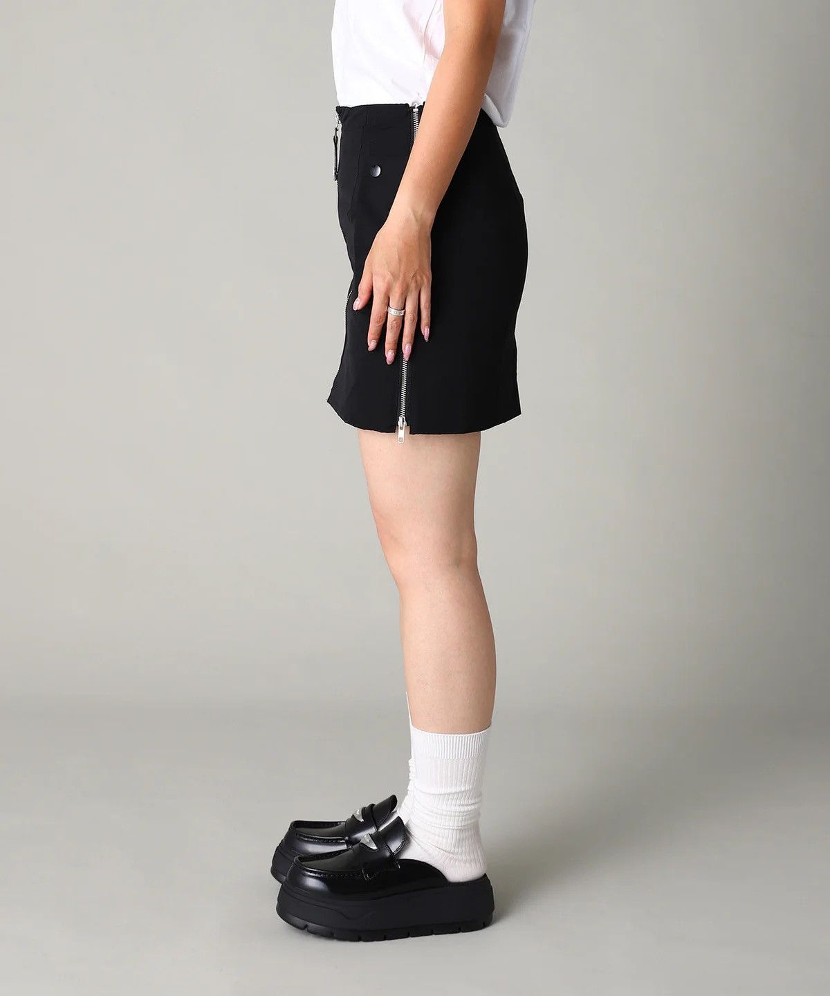 Toga Pulla Toga 25AW Memory Grosgrain Mini Skirt Size 28" / US 6 / IT 42 - 4 Thumbnail