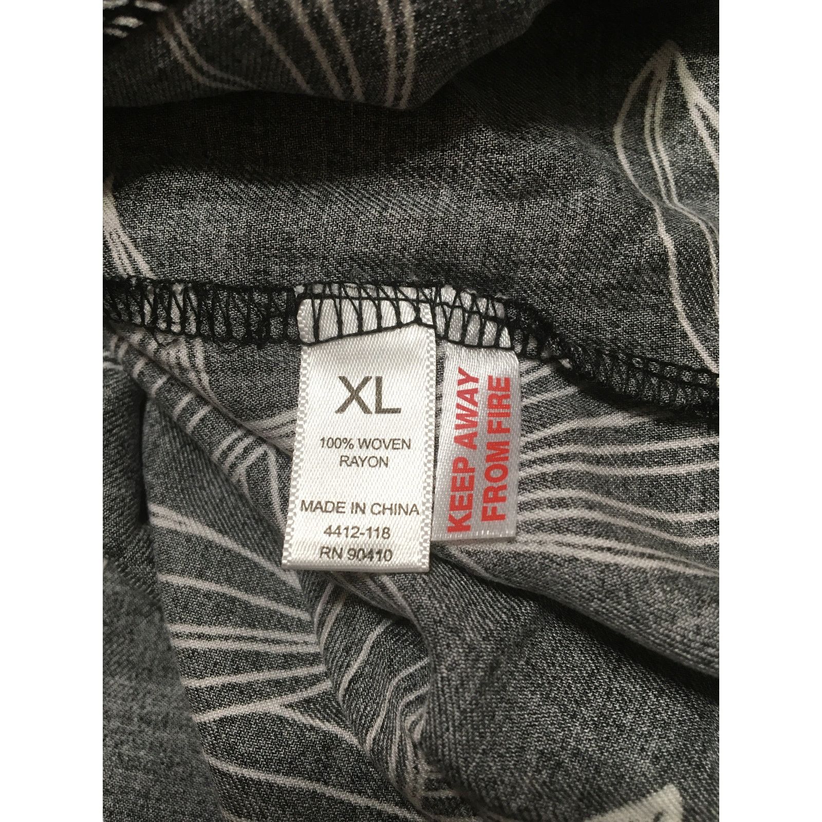 Nicole Miller NWT Nicole Miller XL Button Up Collared SS Black & White Top Size XL / US 12-14 / IT 48-50 - 4 Thumbnail