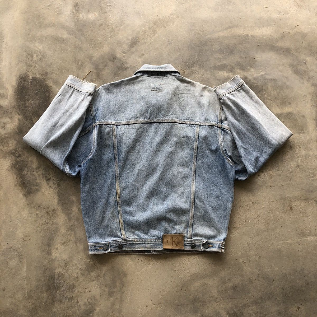 Calvin Klein CKJ Calvin Klein Jeans Distressed Denim Jacket Size US M / EU 48-50 / 2 - 2 Thumbnail