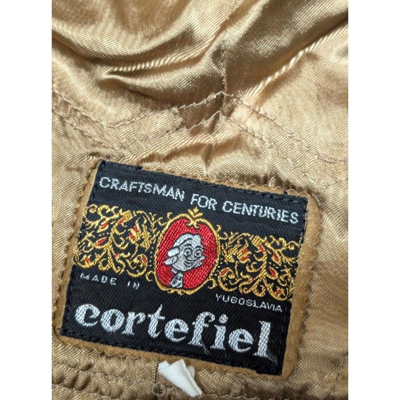 Vintage VINTAGE Cortefiel men brown thick wool belted double breasted 42 overcoat trench coat wool brown Mens 42-44 1960s 70s Size US M / EU 48-50 / 2 - 5 Thumbnail