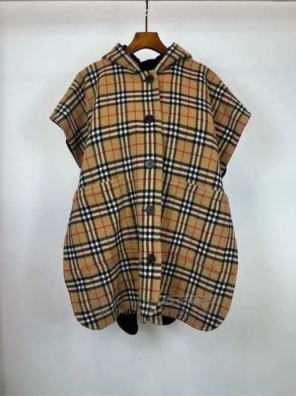 Burberry Burberry Beige Cotton Hooded Dress. Size XS / US 0-2 / IT 36-38 - 1 Thumbnail