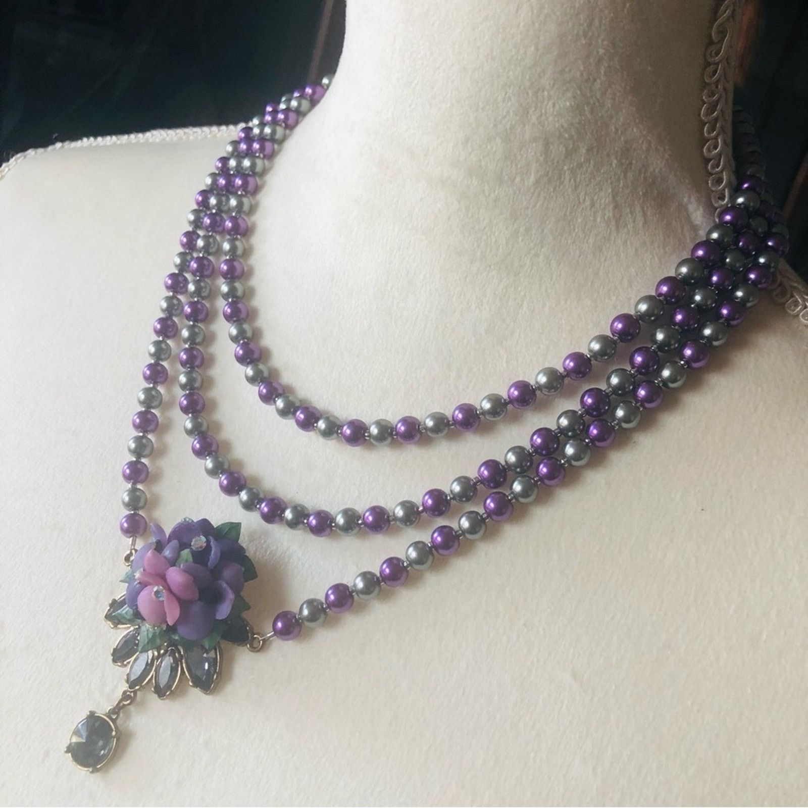 Handmade Handcrafted repurpose floral cluster pendant Pearl necklace Size ONE SIZE - 4 Thumbnail