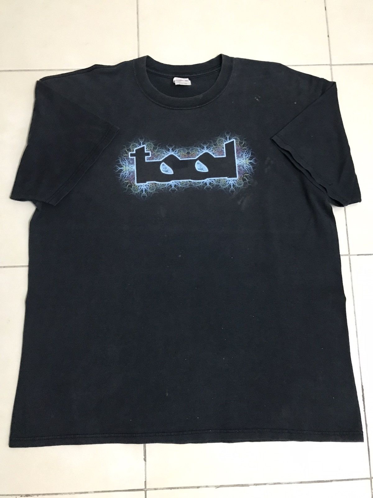 Band Tees × Vintage Rare Vintage 2002 Tool in Concert Sun Faded T-Shirt Size US XL / EU 56 / 4 - 7 Thumbnail
