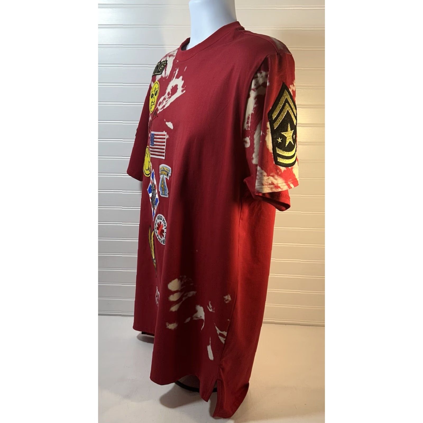 Vintage VINTAGE Makobi Shirt Men XL Red Short Sleeve Crew Neck Patches White Splatter Design Size US XL / EU 56 / 4 - 5 Thumbnail