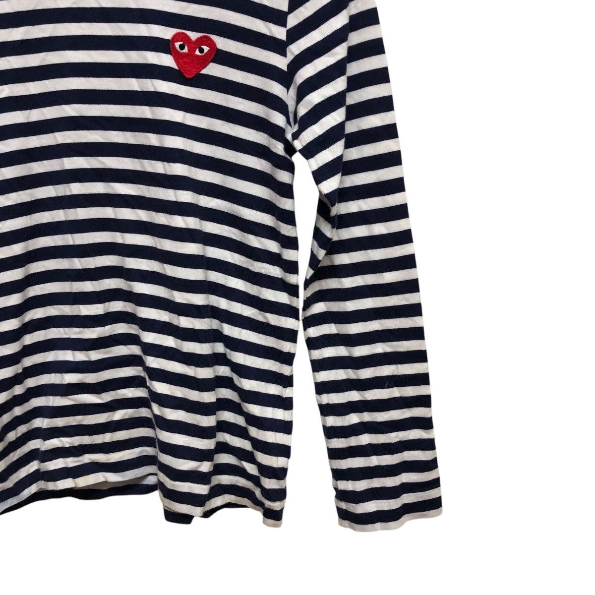 CDG by Comme des Garcons Vtg Comme Des Garcons Play AD2009 Crewneck Long Sleeve Shirt Size XS / US 0-2 / IT 36-38 - 2 Thumbnail