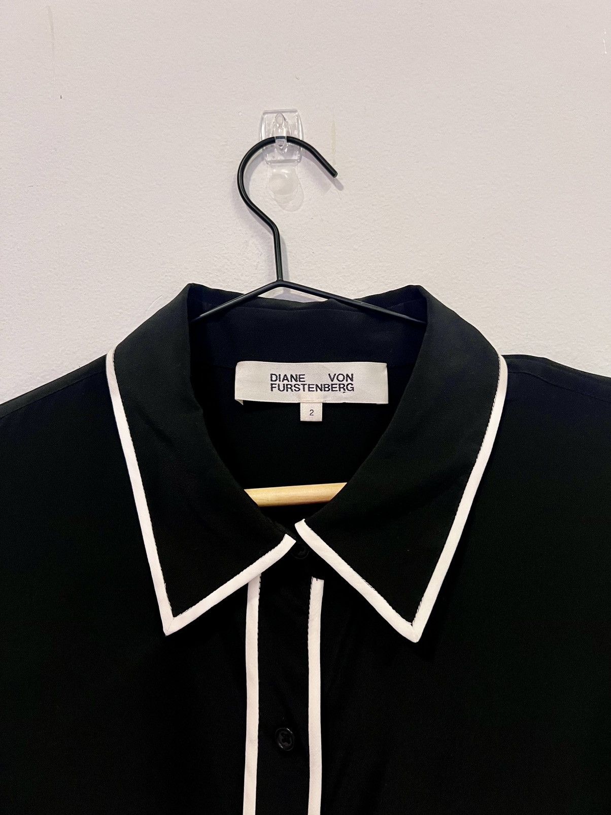 Diane von Furstenberg DVF 100% Silk Contrast Piping Blouse – Sz 2 Size S / US 4 / IT 40 - 4 Thumbnail