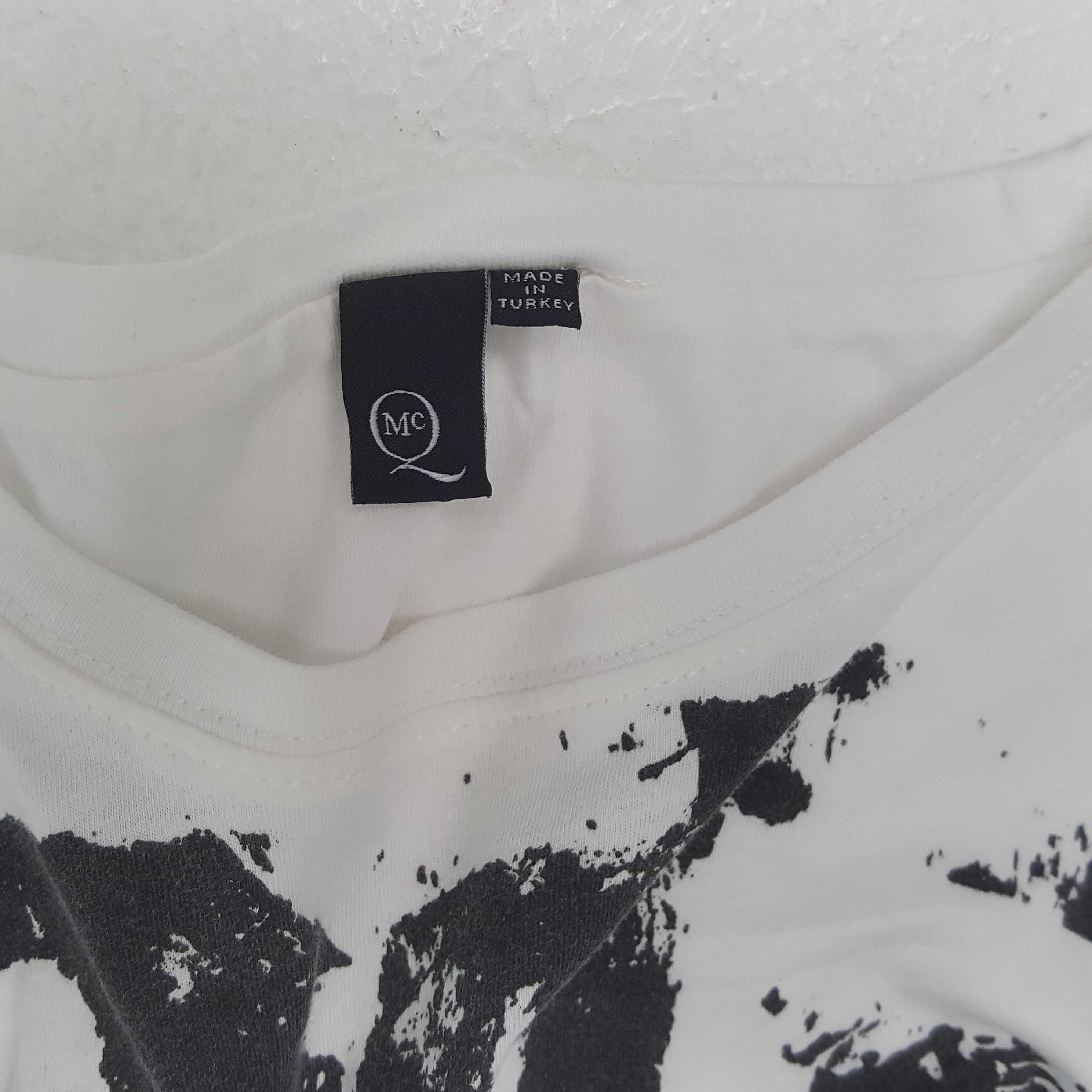 Alexander McQueen × MCQ × Vintage MC QUEENS Alexander McQueen Fashion Style Long Sleeve Tshirt Size US S / EU 44-46 / 1 - 9 Thumbnail