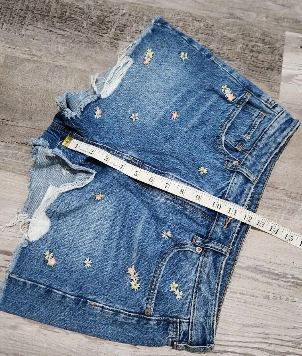 Designer American Eagle Mom Shorts Size 8 Floral Embroidered boho Size 30" / US 8 / IT 44 - 6 Thumbnail