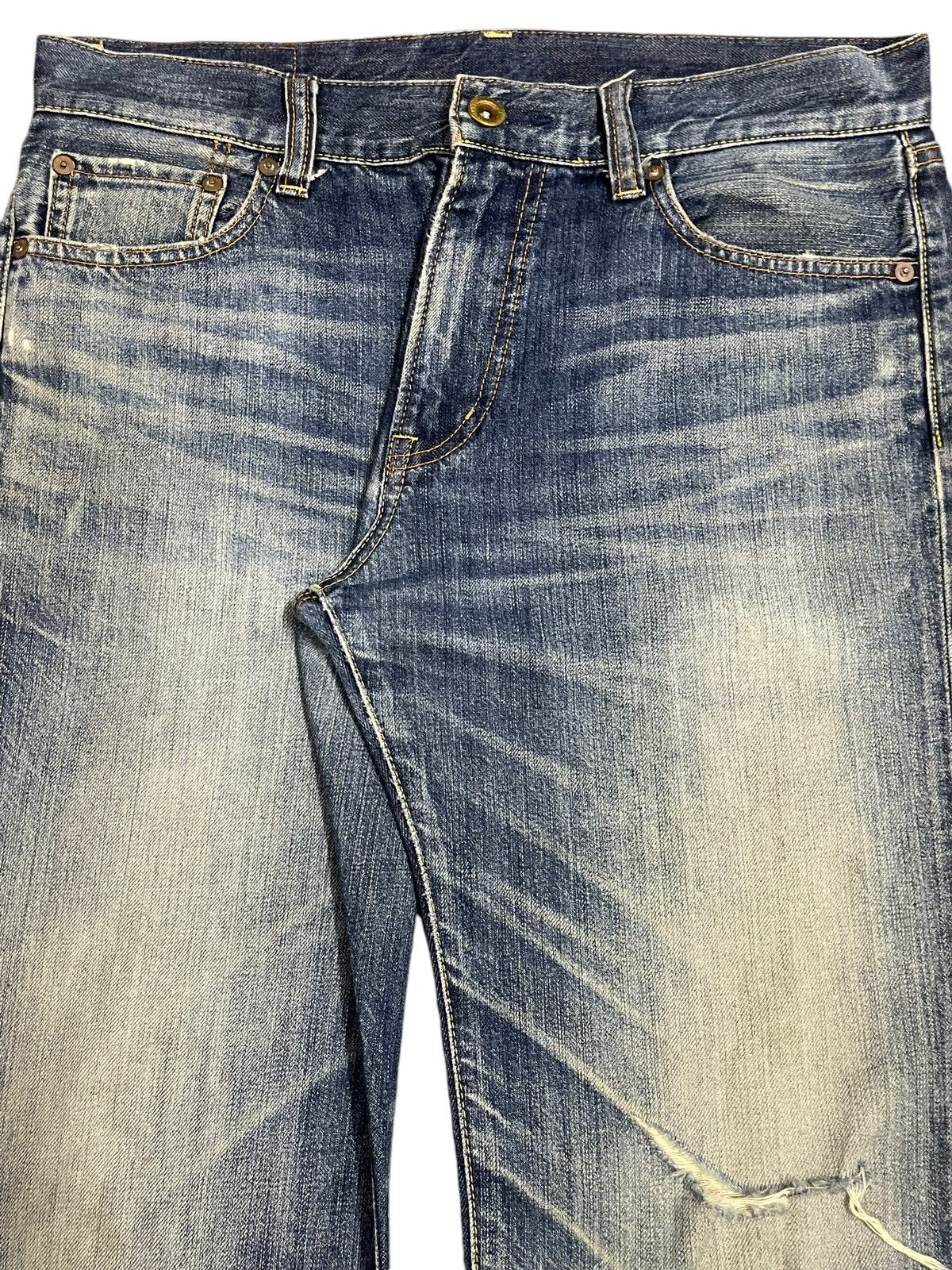 Uniqlo Vintage Japanese Uniqlo Blue Faded Wash Distress Style Jeans Size US 34 / EU 50 - 4 Thumbnail