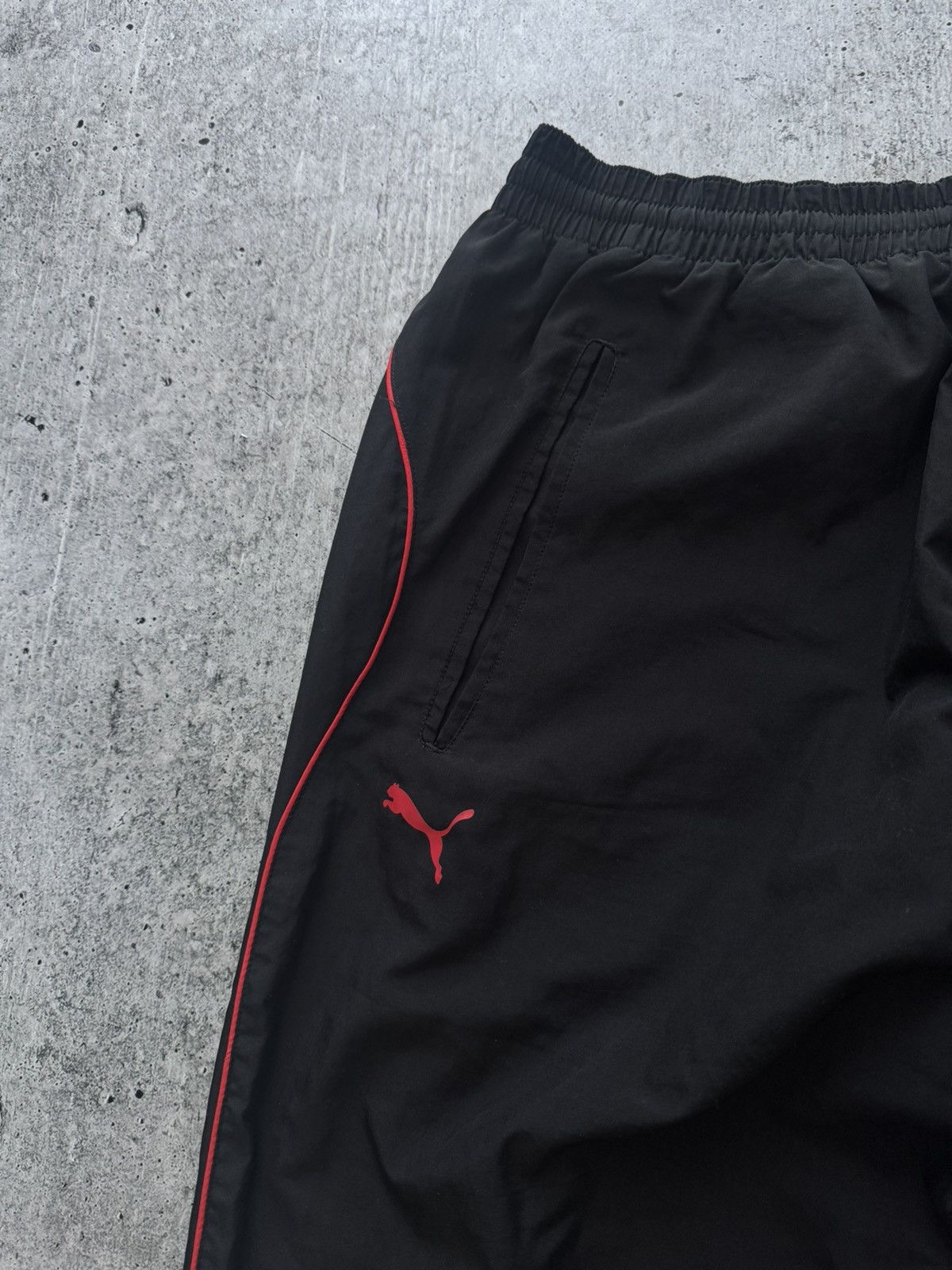 Ferrari × Puma Puma Ferrari Streetwear Trackpants Vintage Joggers Black M Size US 34 / EU 50 - 4 Thumbnail