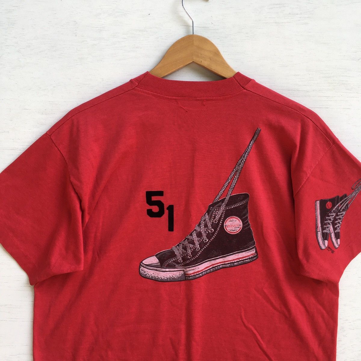Vintage Vintage Debra 51 Impulse Hanging Shoes Tee Size US L / EU 52-54 / 3 - 21 Thumbnail