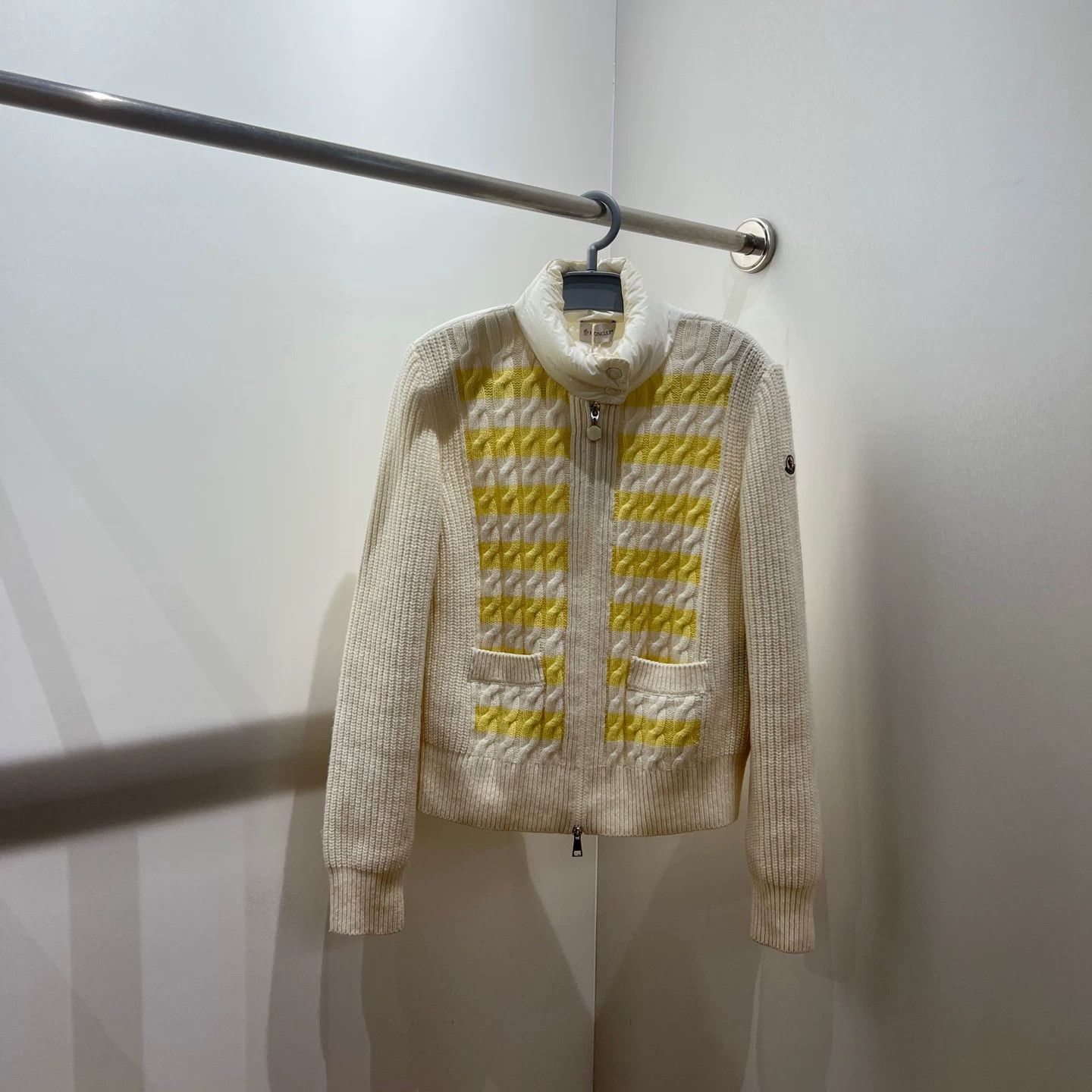 Moncler Moncler Retro Sweater S Women Size S / US 4 / IT 40 - 1 Thumbnail