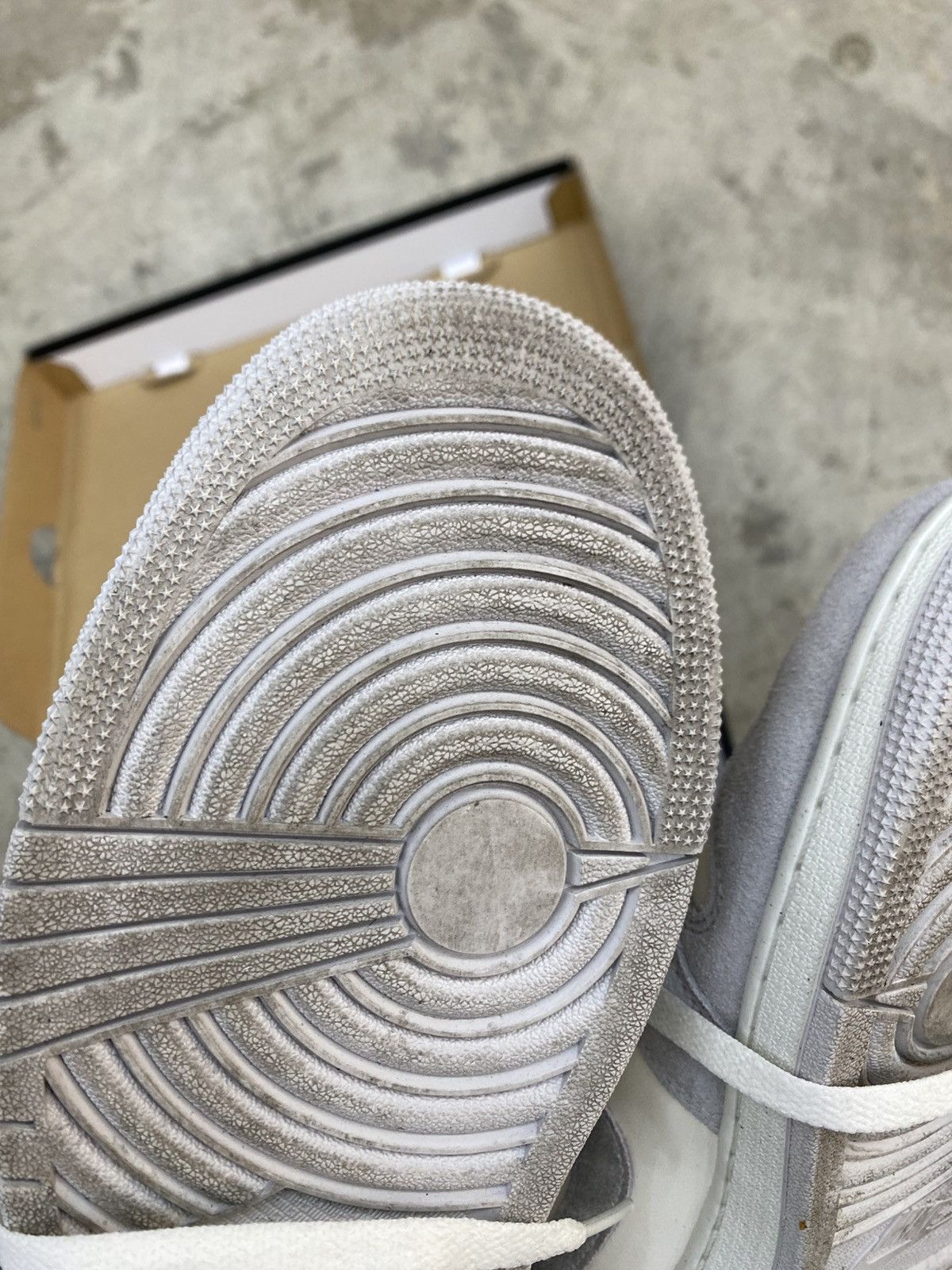 Jordan Brand Jordan 1 Mid SE Neutral Gray Sail Size US 10 / EU 43 - 5 Thumbnail