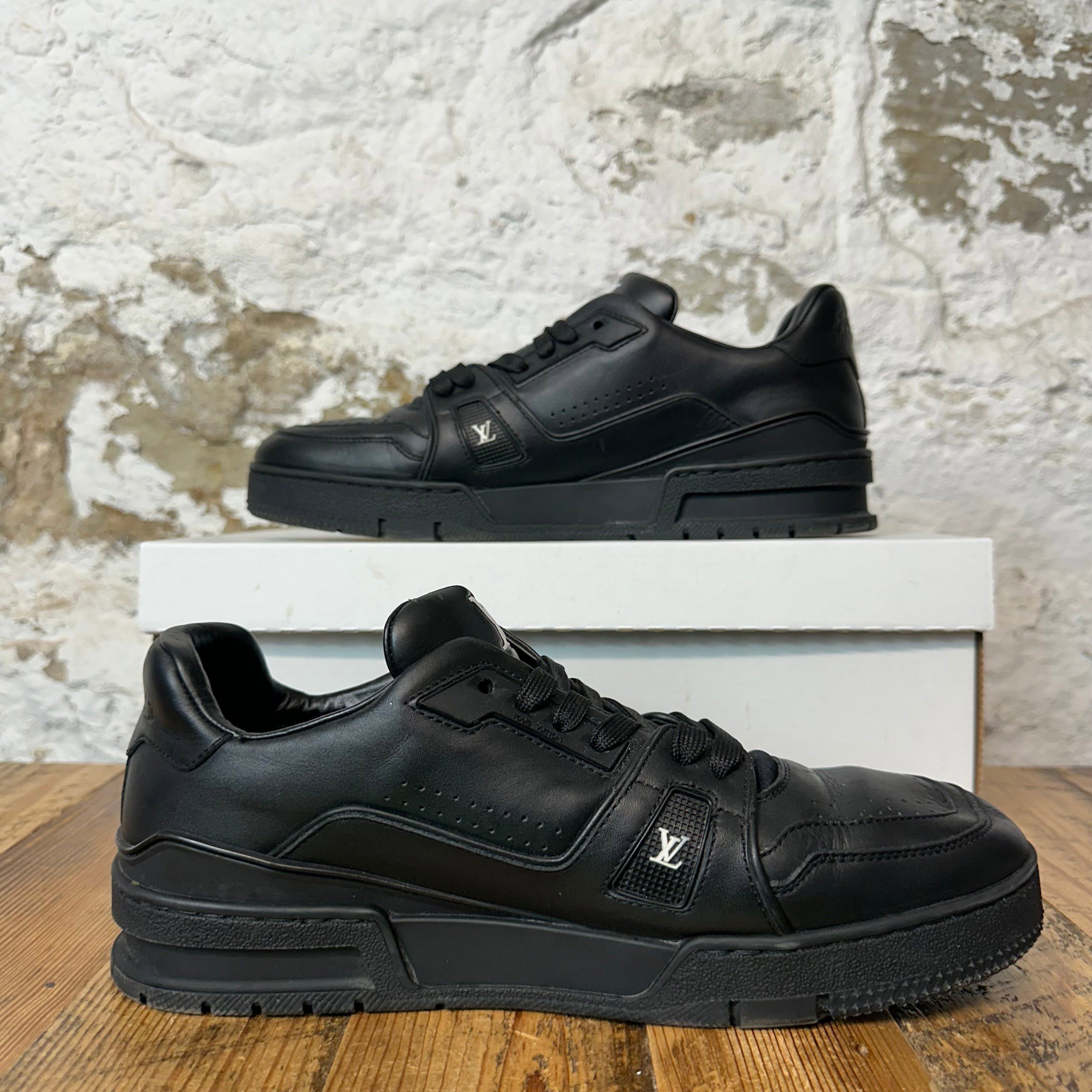 Louis Vuitton Louis Vuitton Triple Black Trainer Sneaker Sz 8.5 (7LV) Size US 8.5 / EU 41-42 - 2 Thumbnail