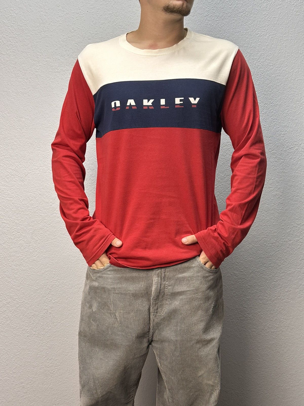 Oakley Vintage Streetwear Oakley Y2K Crazy faded T-shirt Distressed Size US M / EU 48-50 / 2 - 1 Thumbnail
