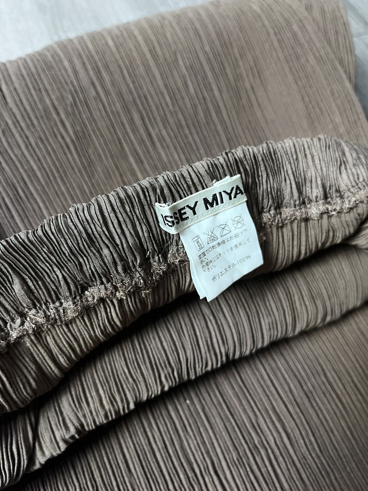 1990s Issey Miyake Pleated Maxi Skirt in Brown, Women's (Size 30) — image 5 of 5