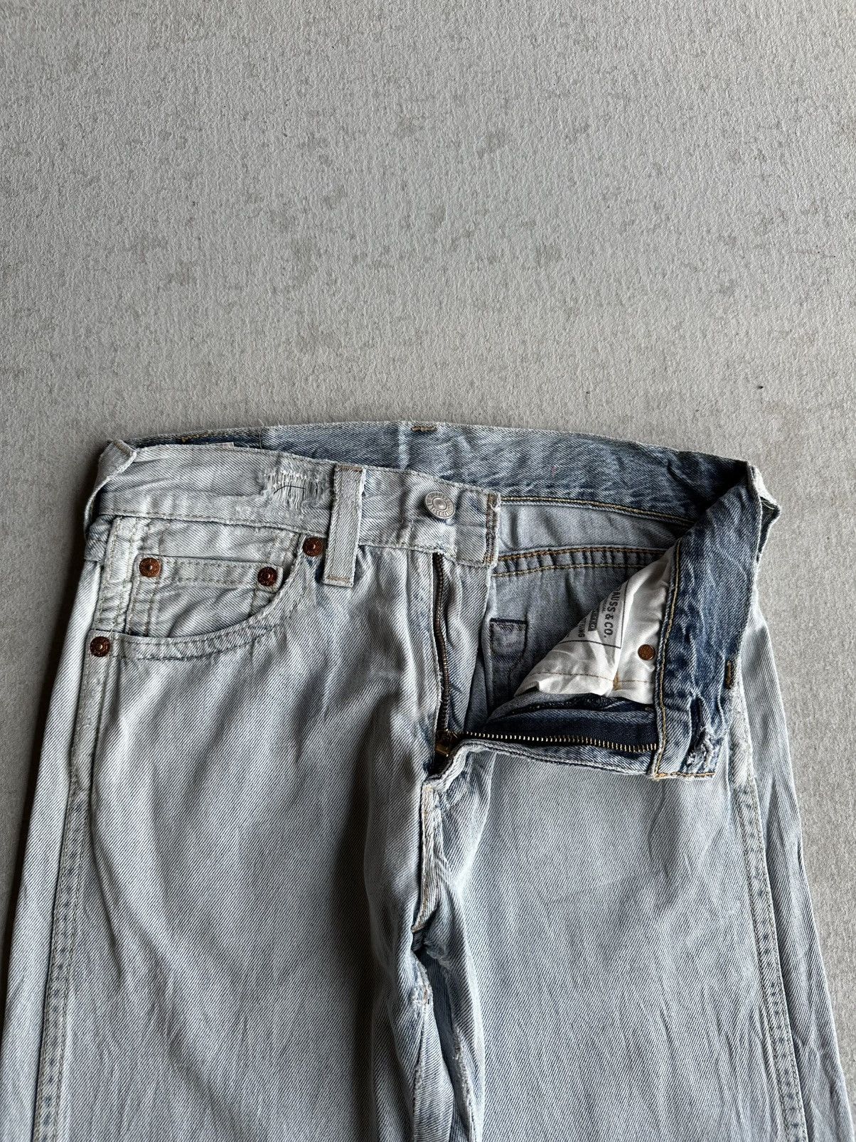 Levi's ✨SEND OFFERS✨ LEVI’S Jeans Light Wash Distressed Denim Pants Size US 30 / EU 46 - 9 Thumbnail