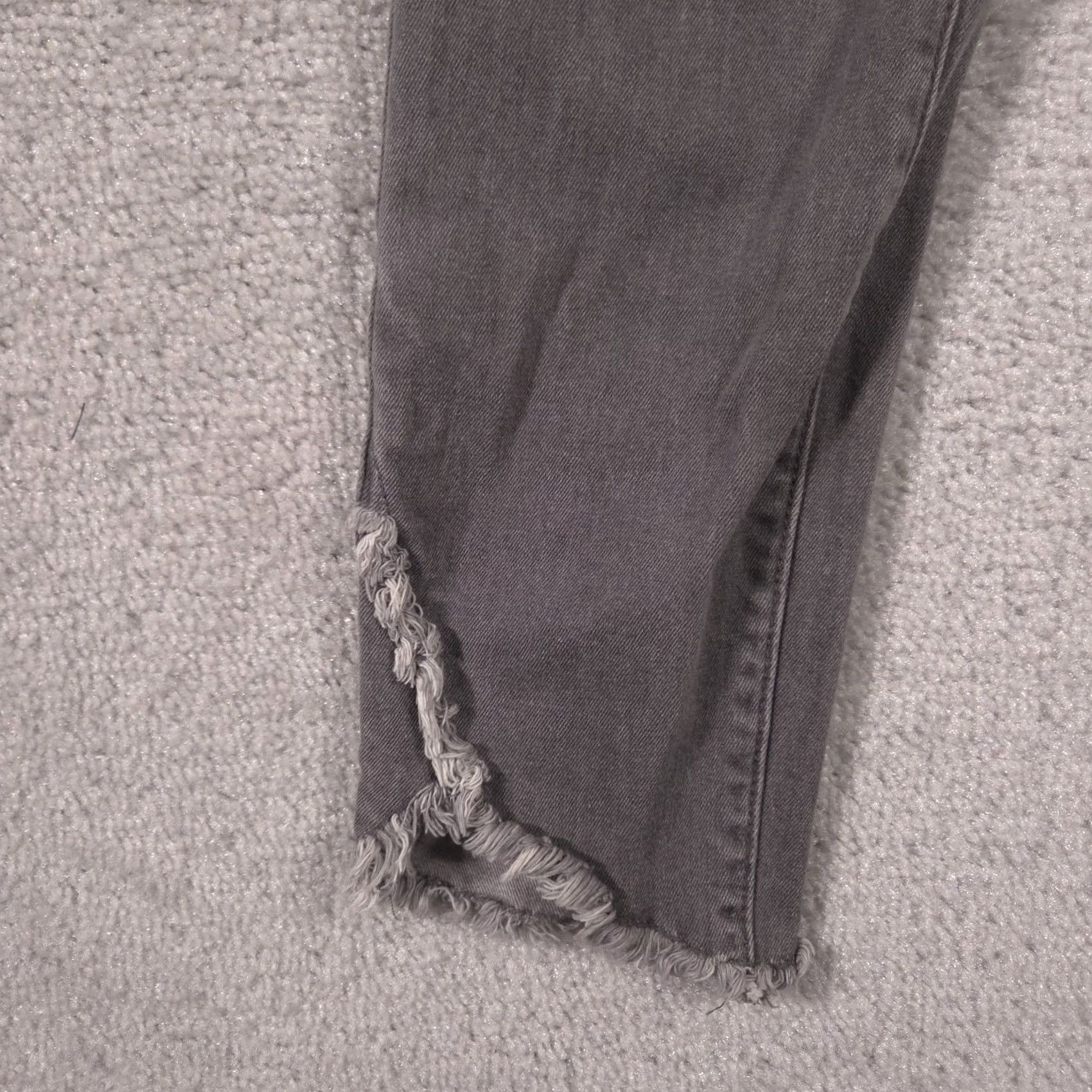 Loft Ann Taylor LOFT Jeans Womens size 6 Gray Modern Skinny Crop Denim Raw Hem Size 28" / US 6 / IT 42 - 5 Thumbnail