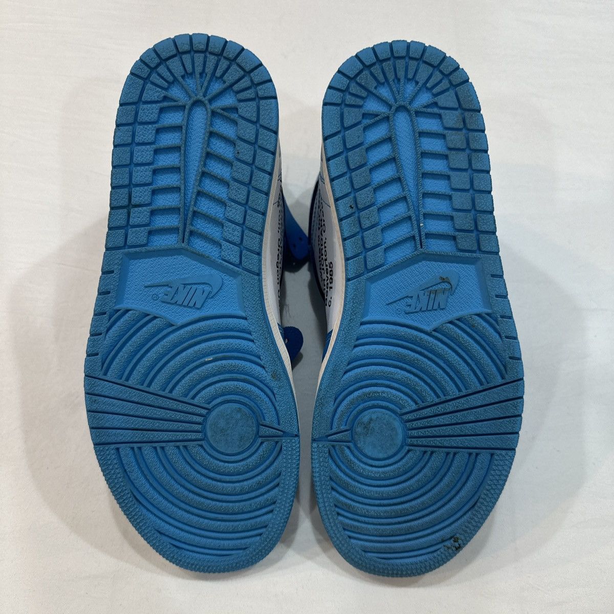 Jordan Brand × Off-White Off White x Air Jordan 1 Retro High OG ‘UNC’ Size US 8.5 / EU 41-42 - 7 Thumbnail