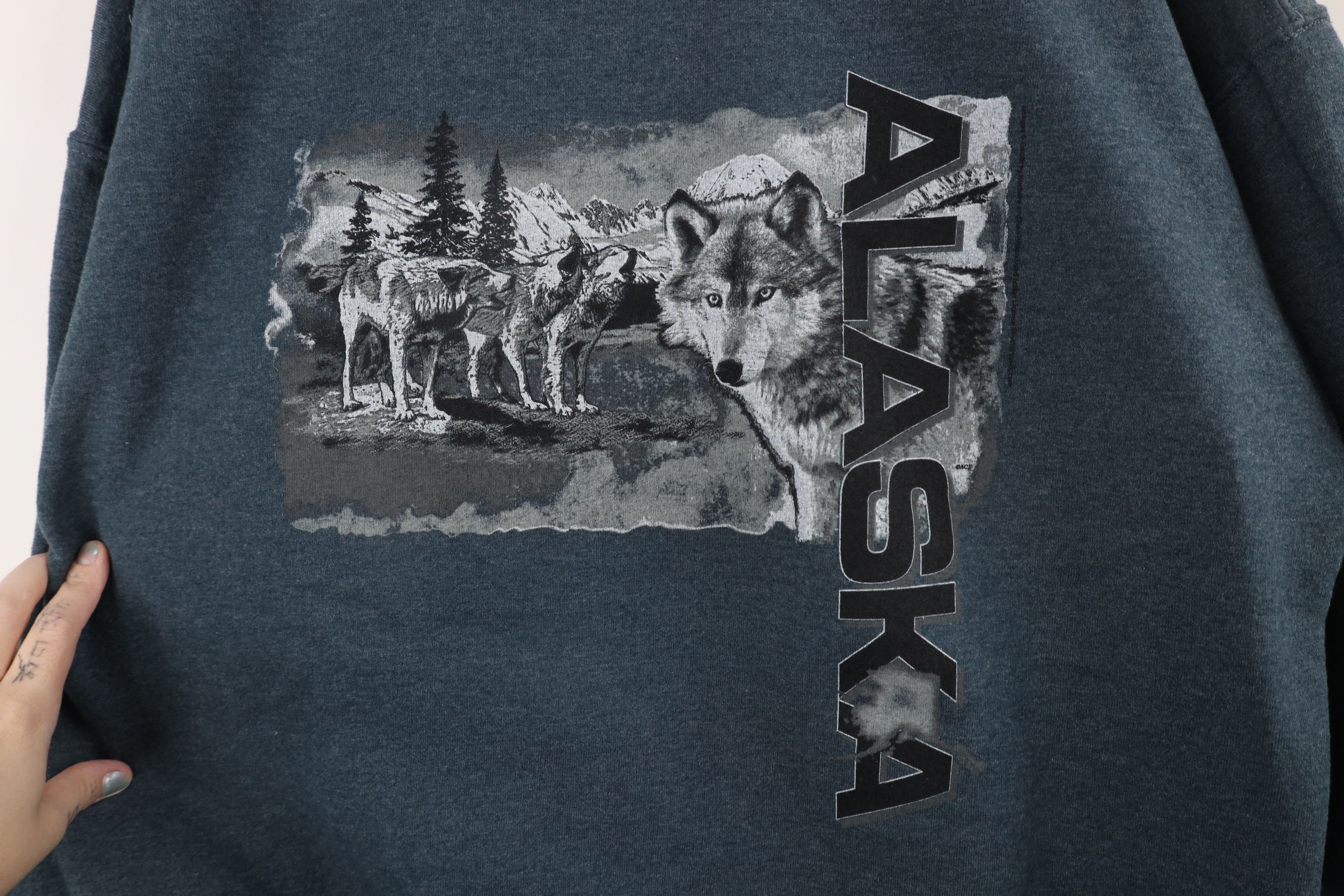 Vintage Vintage 90s Streetwear Out Alaska Wolf Crewneck Sweatshirt Size US XL / EU 56 / 4 - 4 Thumbnail