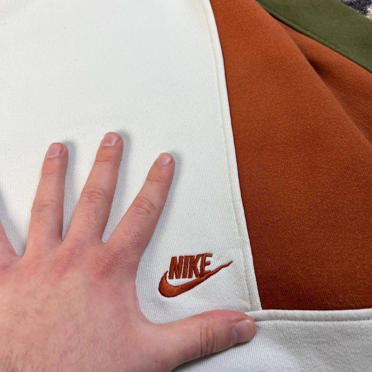 Nike Nike Mini Logo Oversized Fit Sweatshirt Streetwear Style Size US XL / EU 56 / 4 - 4 Thumbnail