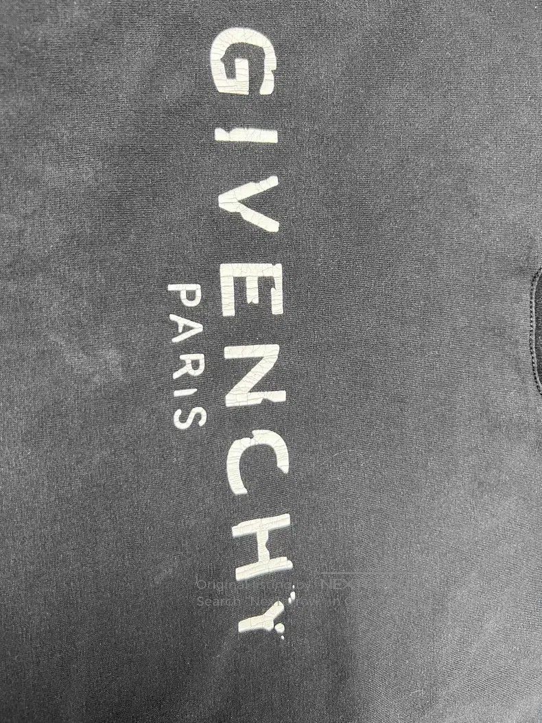 Givenchy Givenchy Distressed T-shirt Size US S / EU 44-46 / 1 - 2 Thumbnail