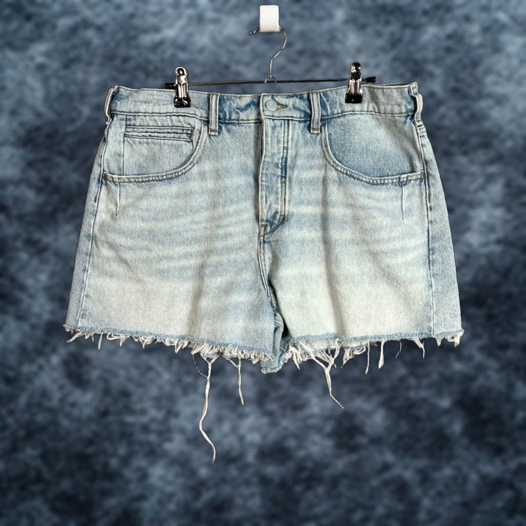 Vintage VINTAGE Pilcro Light Wash Frayed Hem Denim Shorts Womens 31 Light Blue 2010s Cut-Off High Rise Women Size 24" / US 00 / IT 34 - 1 Thumbnail