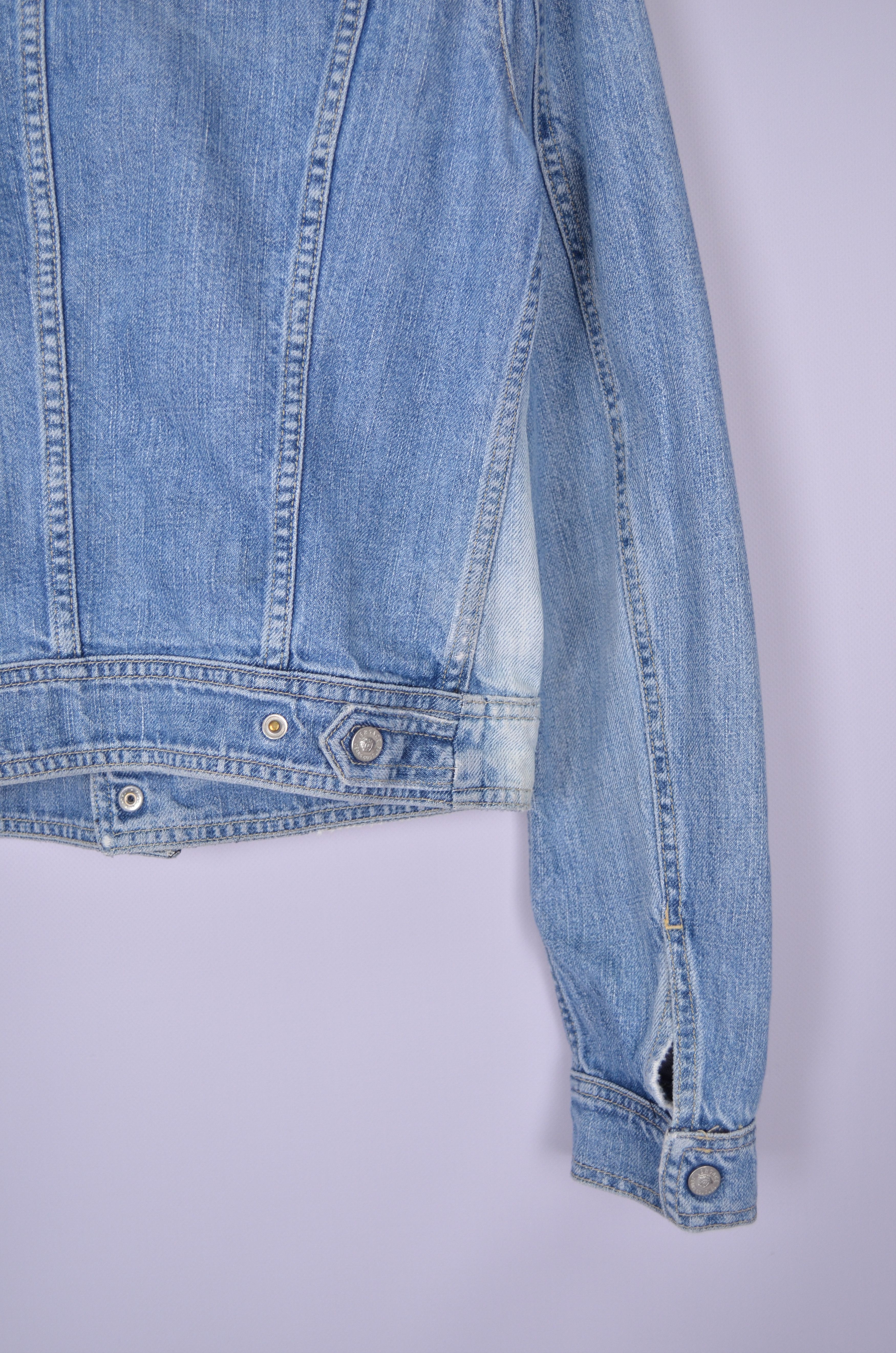 Designer × Versace × Vintage Versace Jeans White Blue Denim Jacket Big Logo Size XS Size XS / US 0-2 / IT 36-38 - 11 Thumbnail