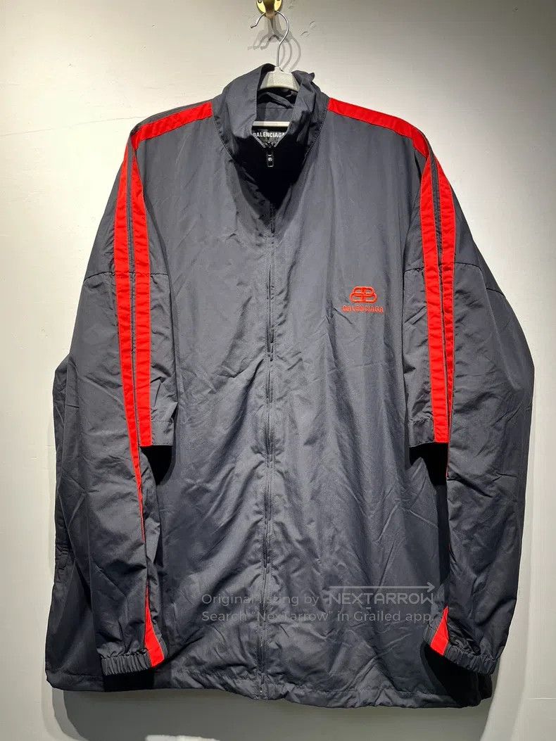 Balenciaga Balenciaga Lock Closure Red and Black Windbreaker Size US S / EU 44-46 / 1 - 1 Thumbnail