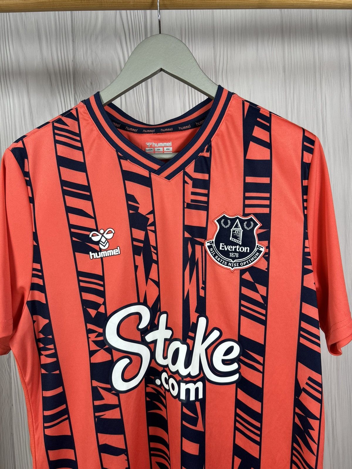 Hummel Everton FC 2023-24 Away Soccer Jersey Size M Hummel Size US M / EU 48-50 / 2 - 4 Thumbnail
