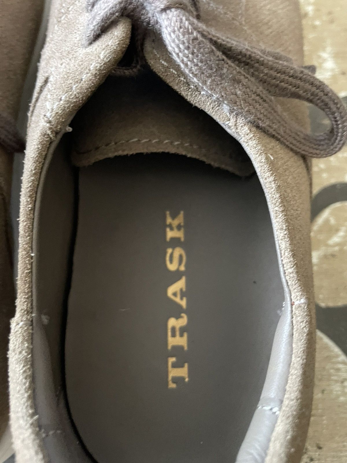 Trask Aaron Suede lace up Fashion sneaker nwob Size US 9.5 / EU 42-43 - 9 Thumbnail