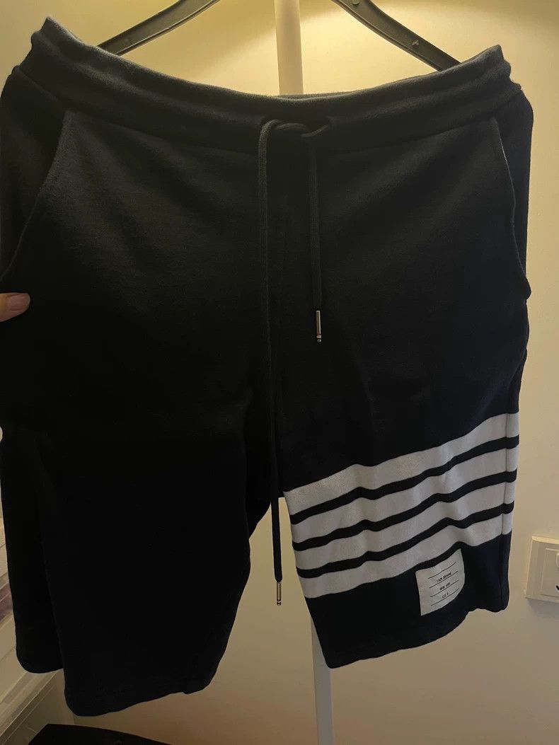 Thom Browne Thom browne Size 0 Shorts 2504-Nextarrow Size US 32 / EU 48 - 2 Thumbnail