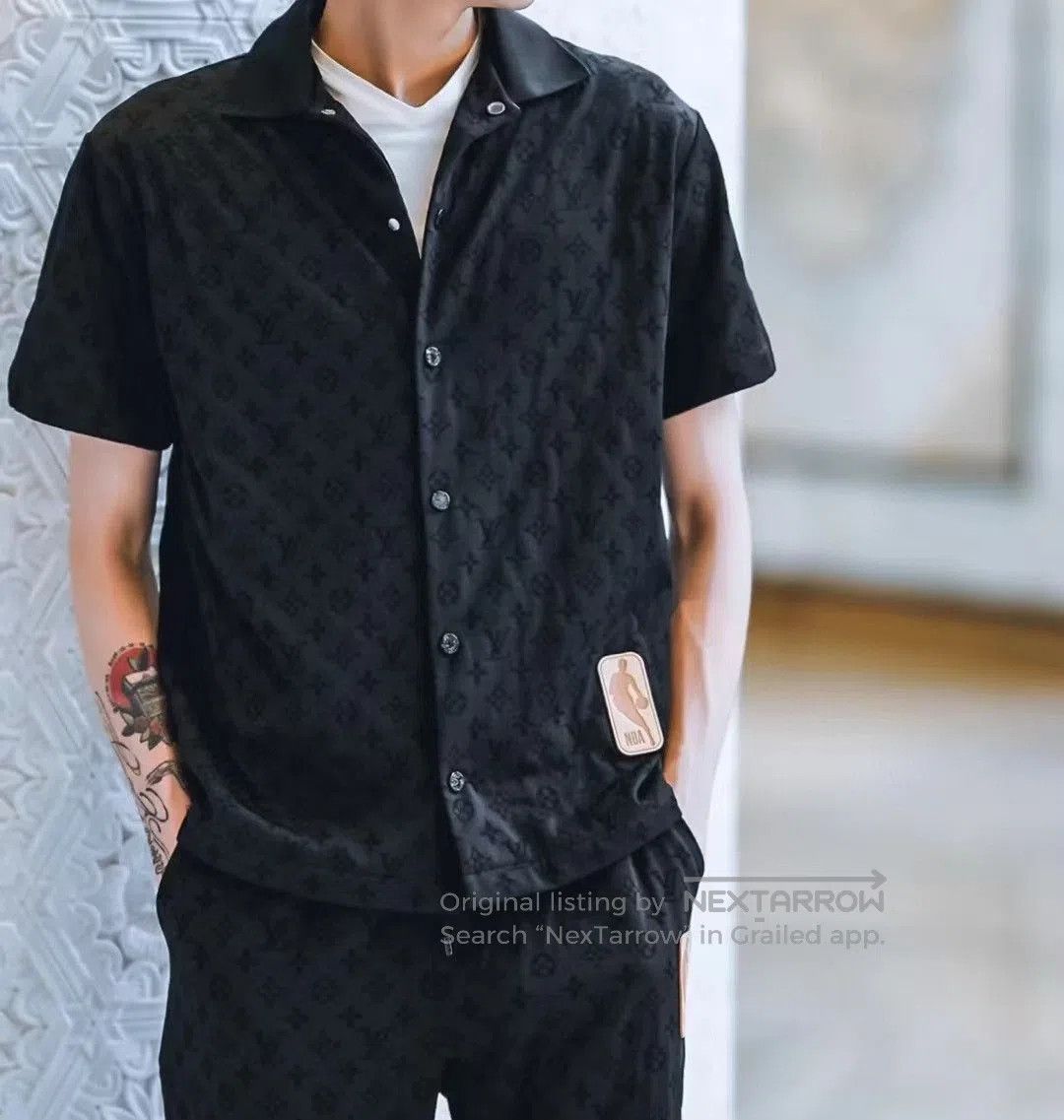 Louis Vuitton Louis Vuitton x NBA Embossed Monogram Shirt. Size US XL / EU 56 / 4 - 4 Thumbnail