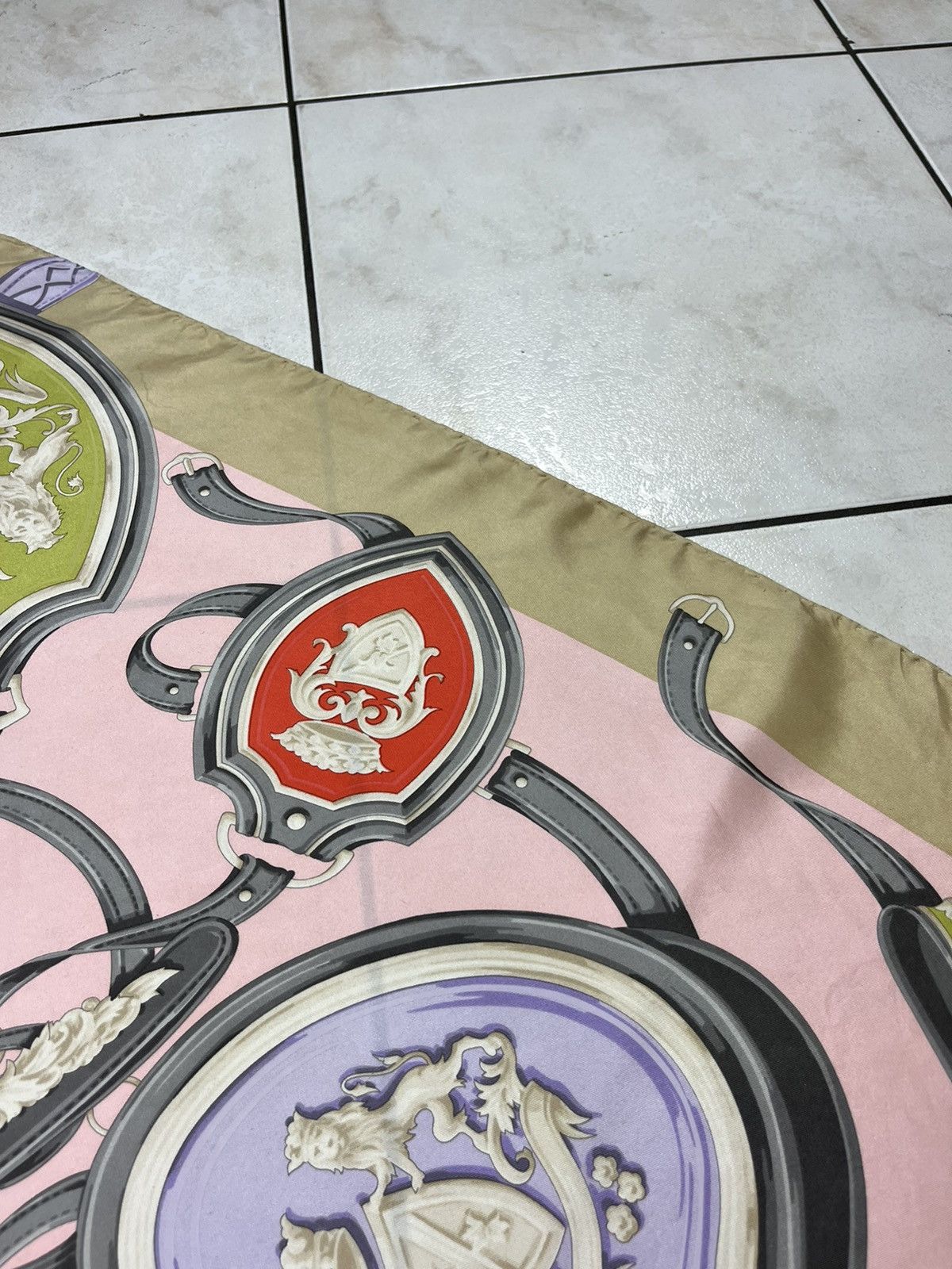 Aigner × Etienne Aigner × Vintage Vintage Aigner silk scarf Italy painted handkerchief Size ONE SIZE - 12 Thumbnail