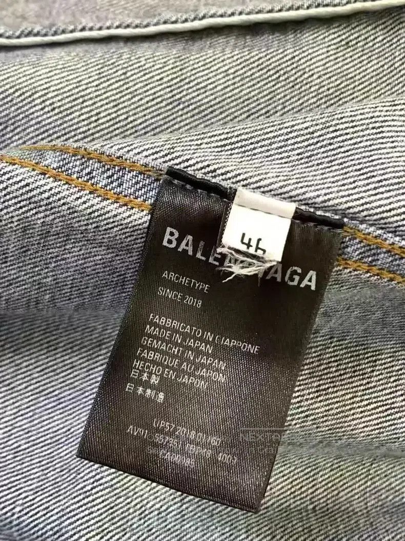 Balenciaga Balenciaga Back logo denim jacket Size US S / EU 44-46 / 1 - 5 Thumbnail