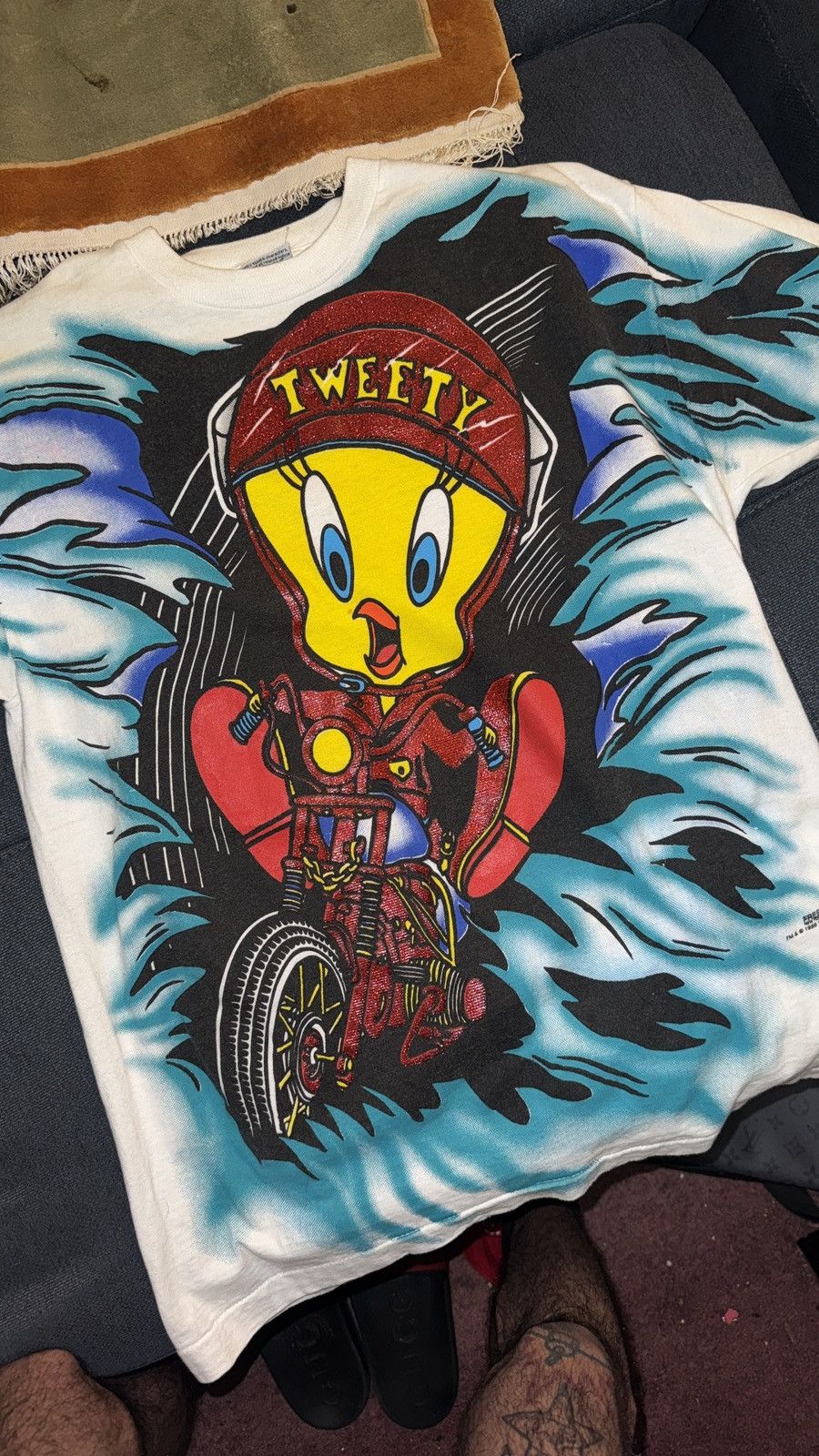 Vintage Looney Tunes Tweety Bird Spray Art Tshirt - 100% BRAND NEW Size US L / EU 52-54 / 3 - 3 Thumbnail
