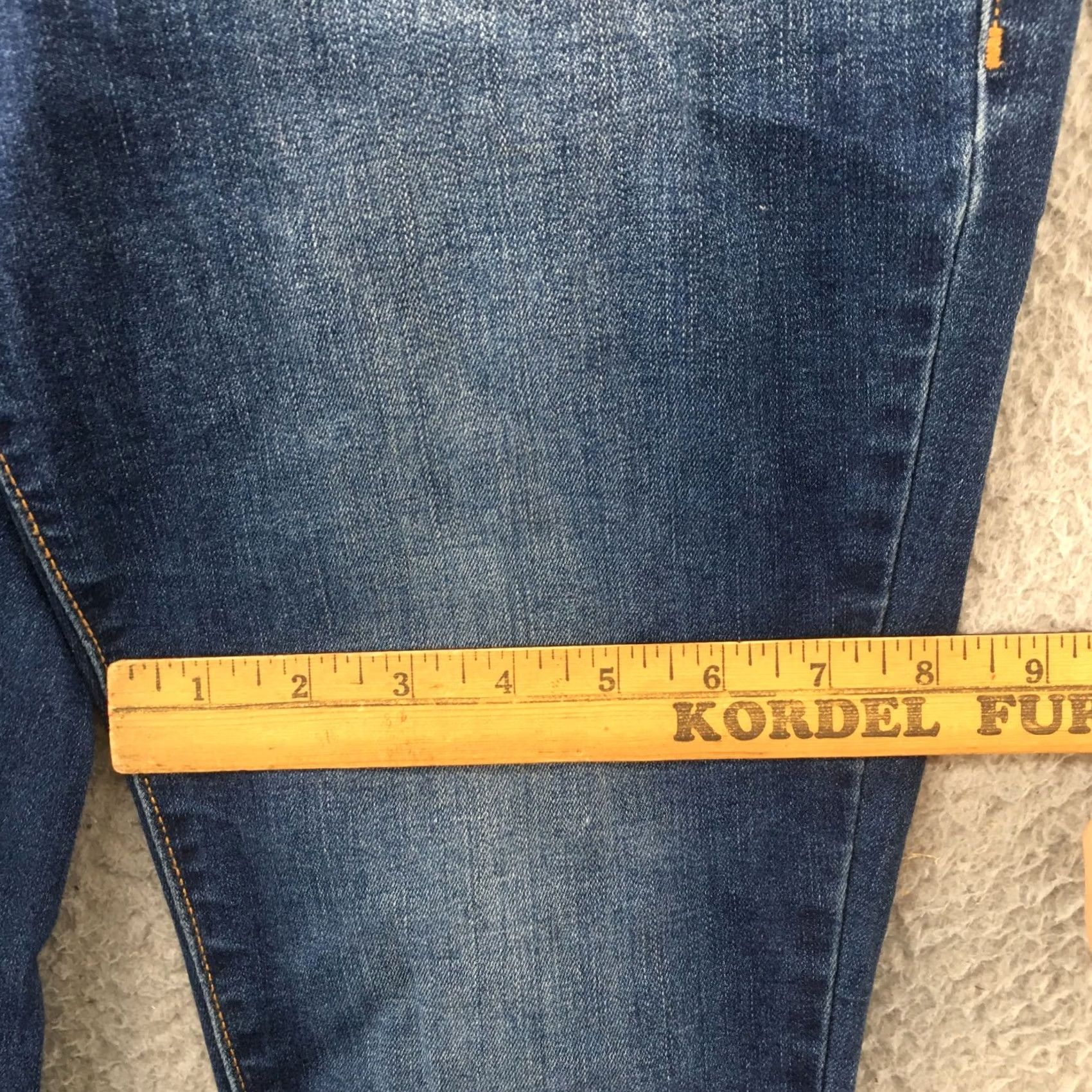 Old Navy Old Navy Skinny Jeans Womens Size 6 Blue Denim Mid Rise Dark Wash Zip Ripped Knee Size 28" / US 6 / IT 42 - 6 Thumbnail