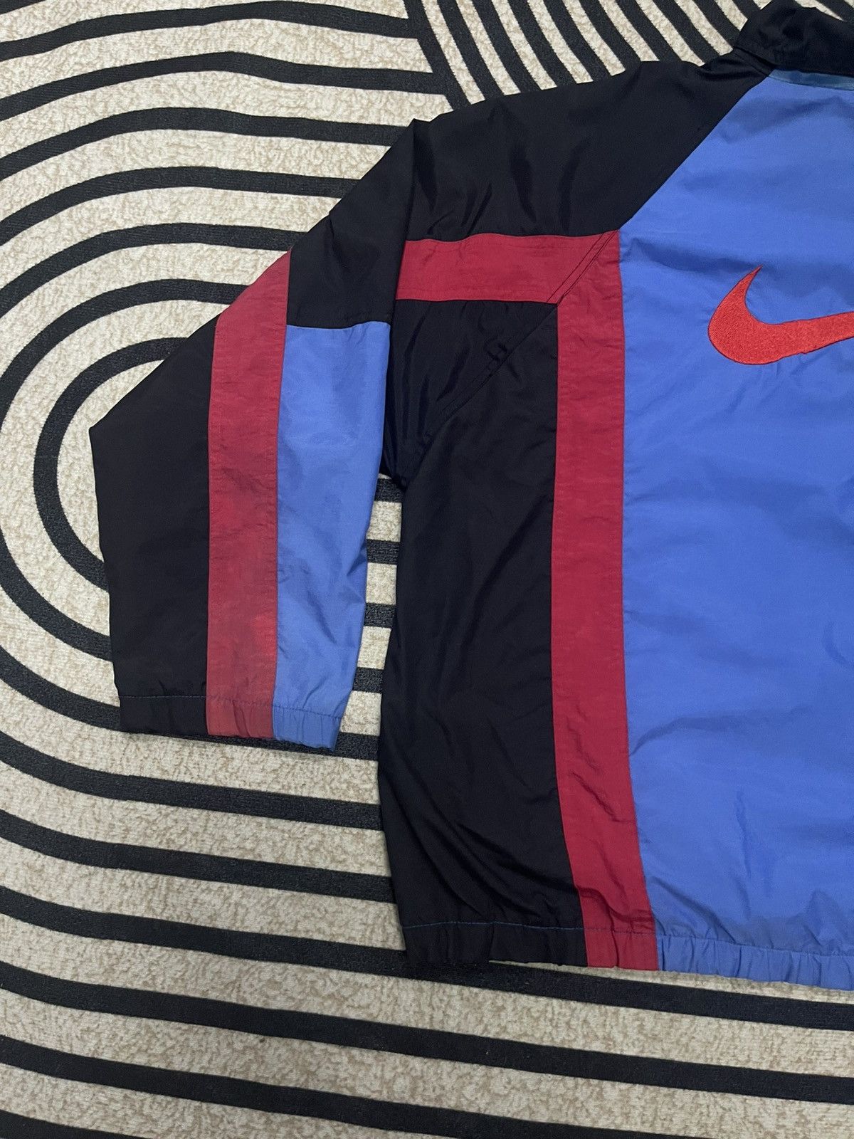Nike 90s NIKE BIG SWOOSH COLOUR BLOCK WINDBREAKER Size US L / EU 52-54 / 3 - 17 Thumbnail