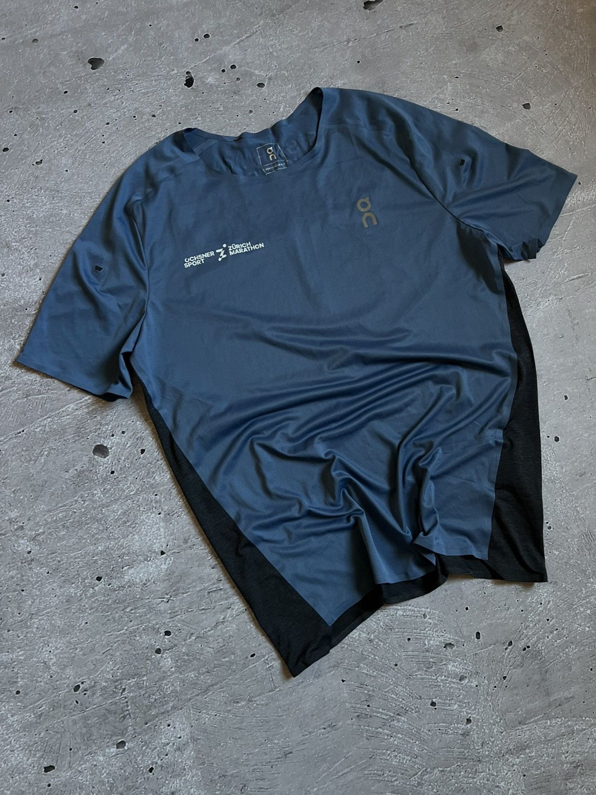 Run on Clouds mens light running t shirt Size M