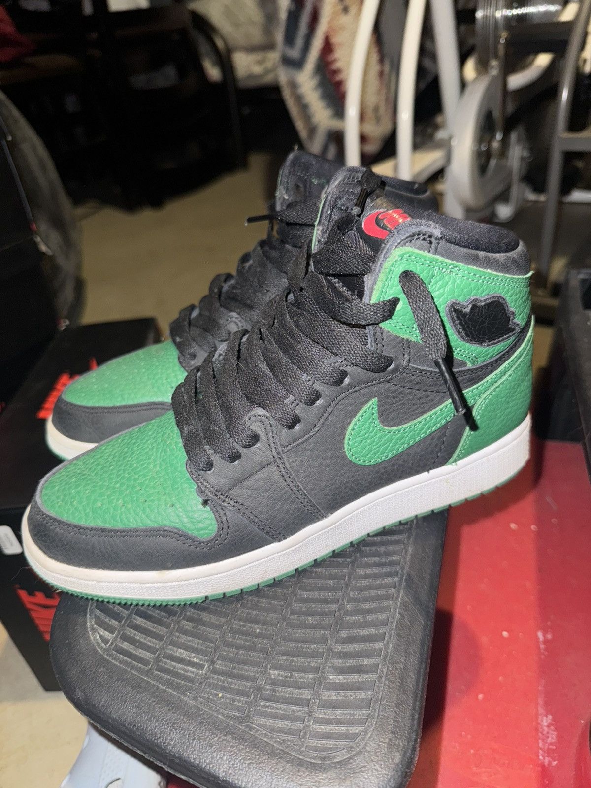 Jordan Brand Jordan 1 High Top OG Pine Green Size US 6.5 / IT 36.5 - 1 Thumbnail