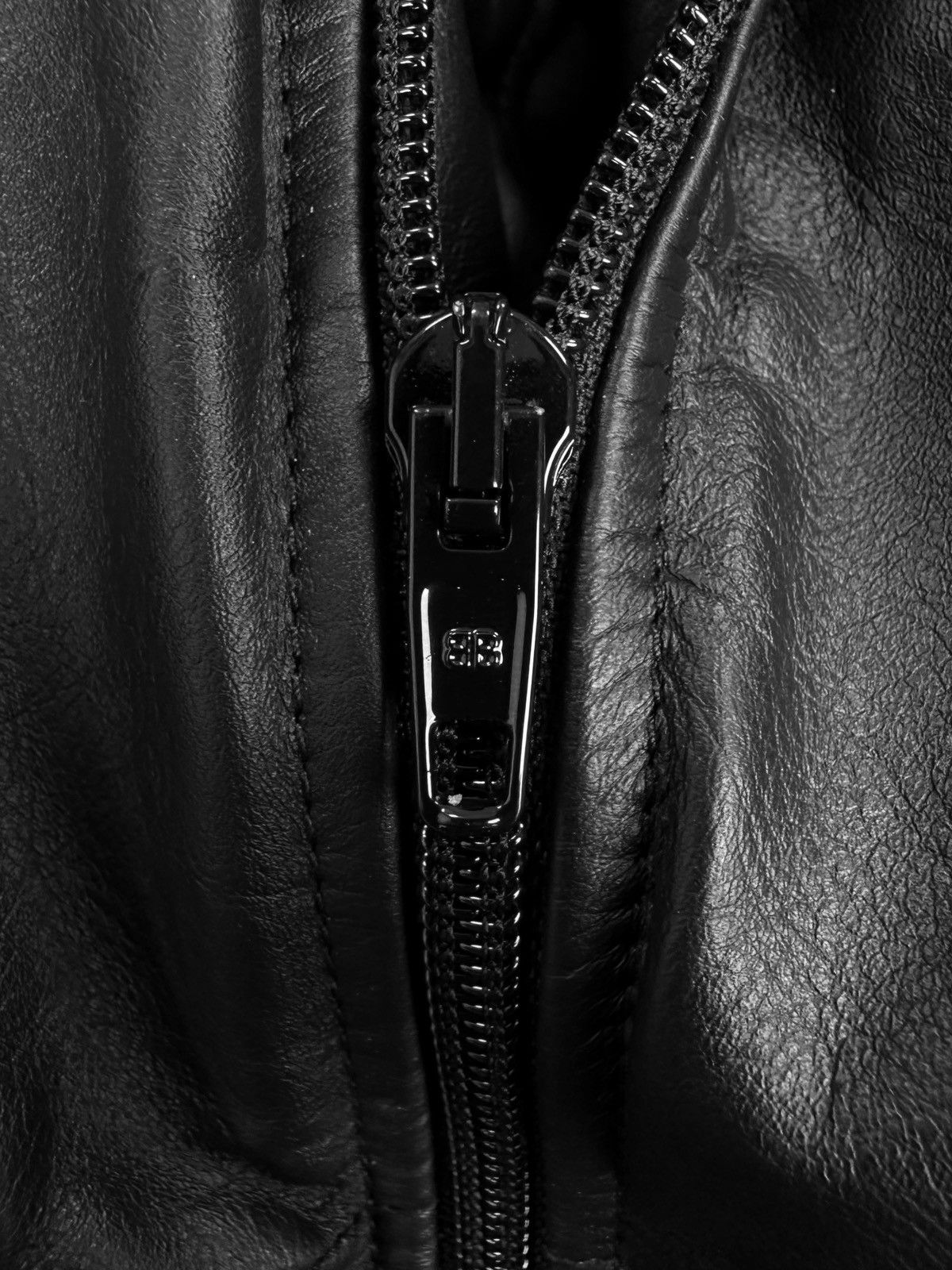 Balenciaga AW22 Balenciaga Black Leather Oversized Padded Vest Size US M / EU 48-50 / 2 - 2 Thumbnail