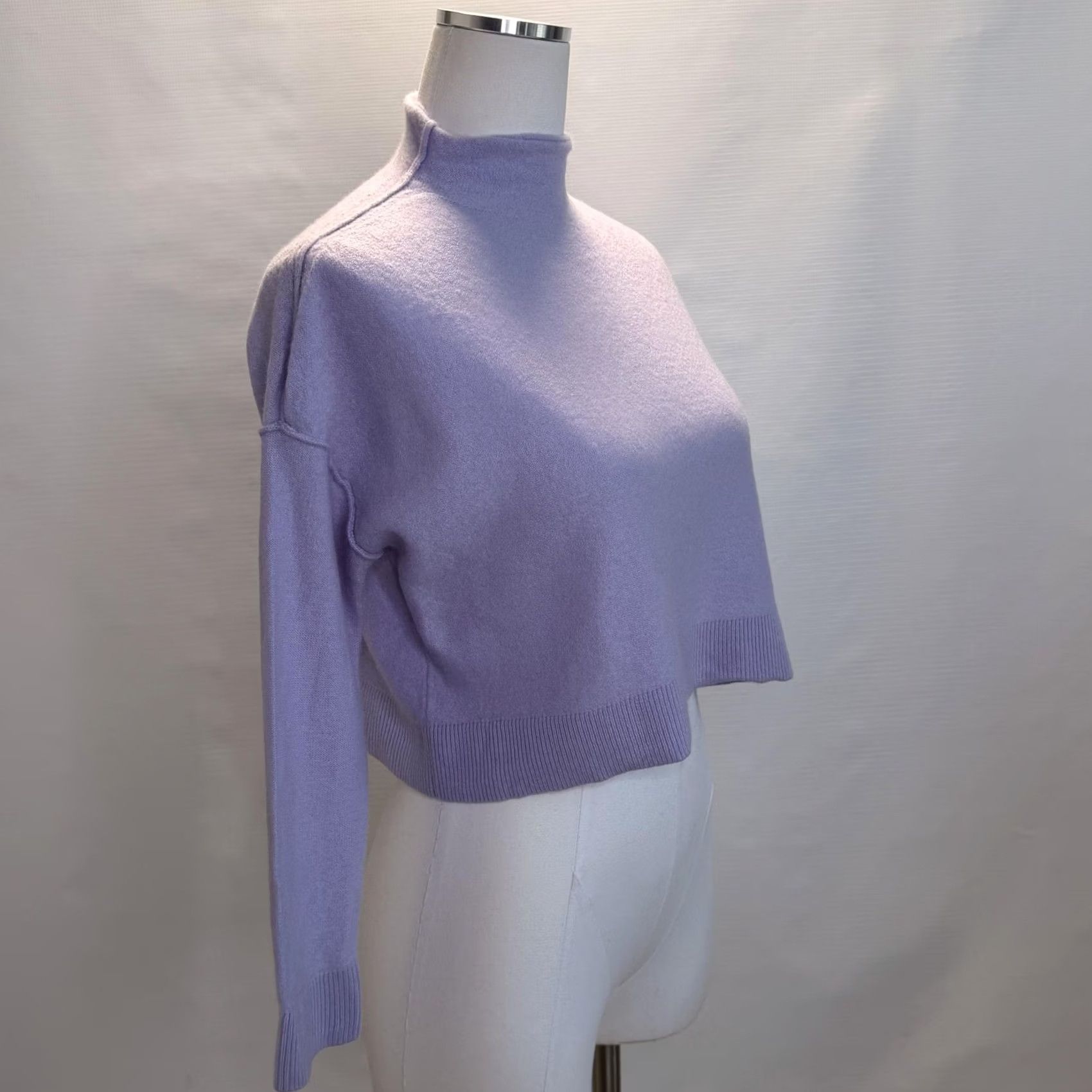 Vintage Pilcro XS Purple Mock Neck Cropped Pullover Sweater Womens Cashmere Long Sleeve Size XS / US 0-2 / IT 36-38 - 2 Thumbnail