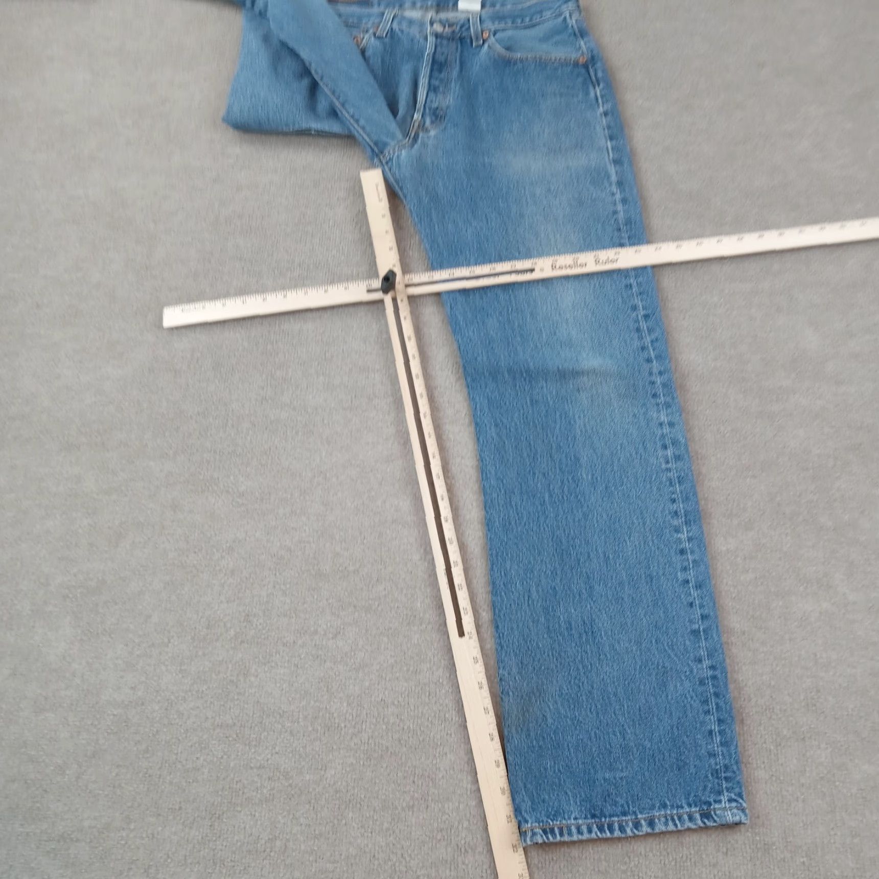Levi's Levis 501 Jeans Mens 32x32 Blue Denim Straight Leg 5-Pocket Cotton Regular Fit Size US 32 / EU 48 - 2 Thumbnail